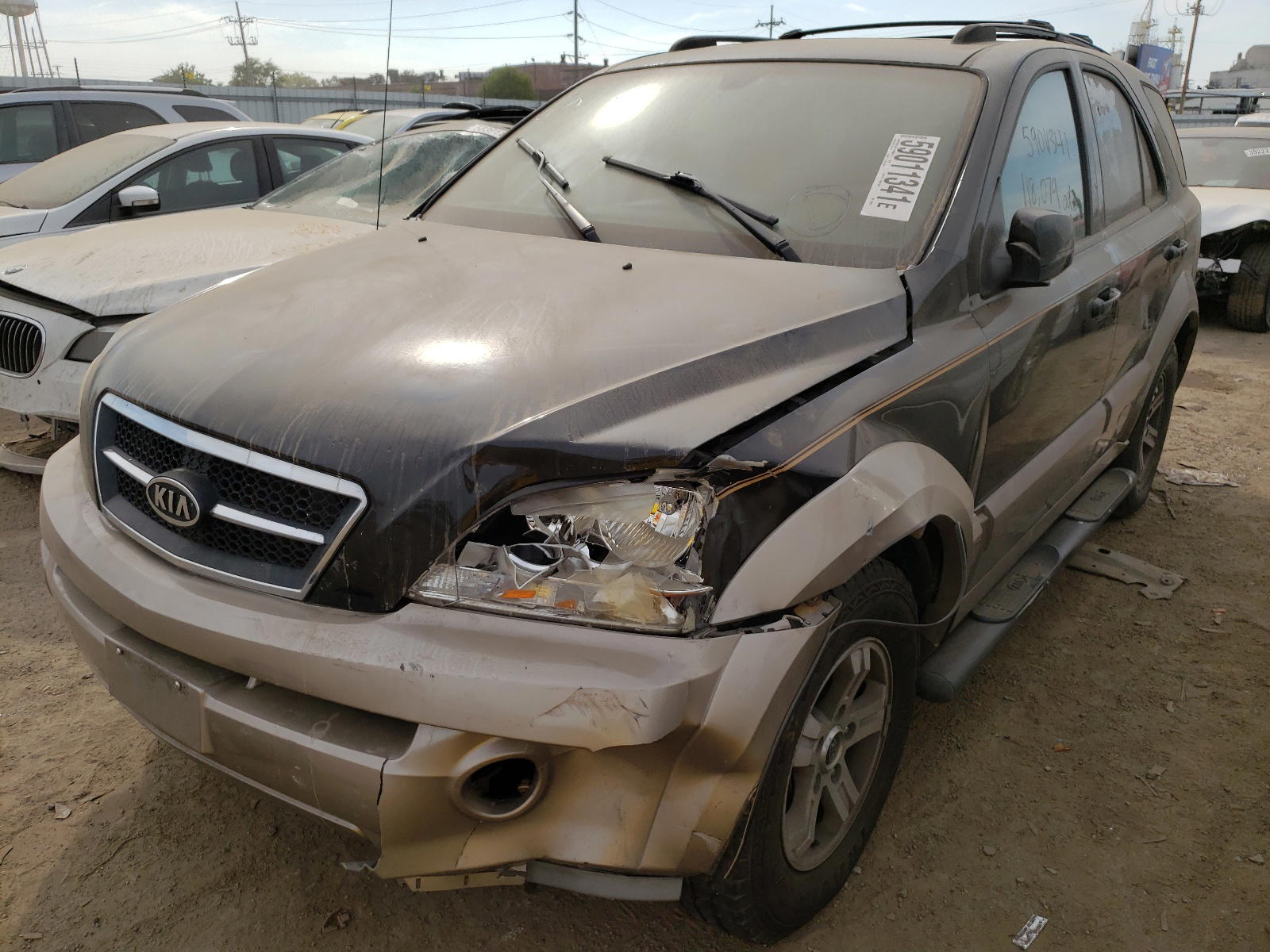 Photo 2 from auction – 2004 KIA SORENTO EX with VIN KNDJD733445194497