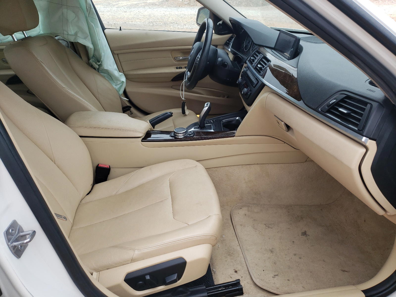 Photo 5 from auction – 2015 BMW 328 I with VIN WBA3A5G56FNS84817