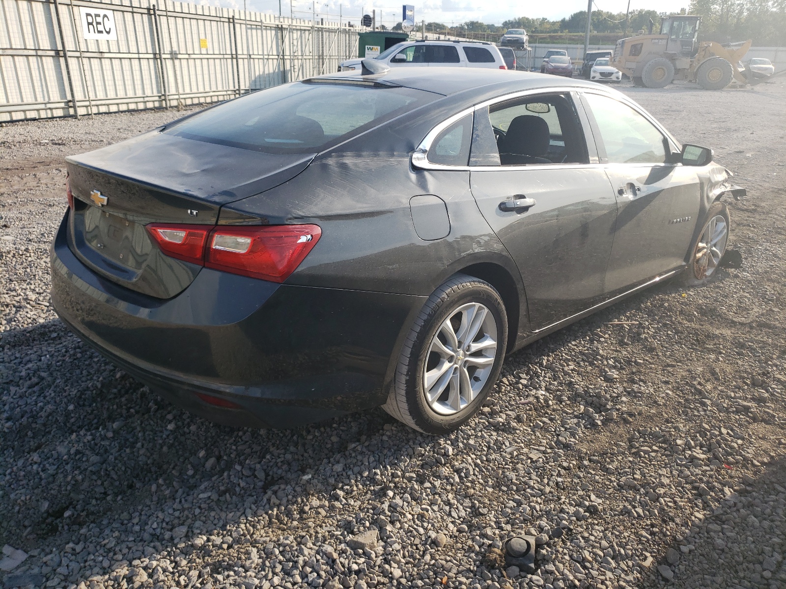 Photo 4 from auction – 2017 CHEVROLET MALIBU LT with VIN 1G1ZE5ST4HF196913
