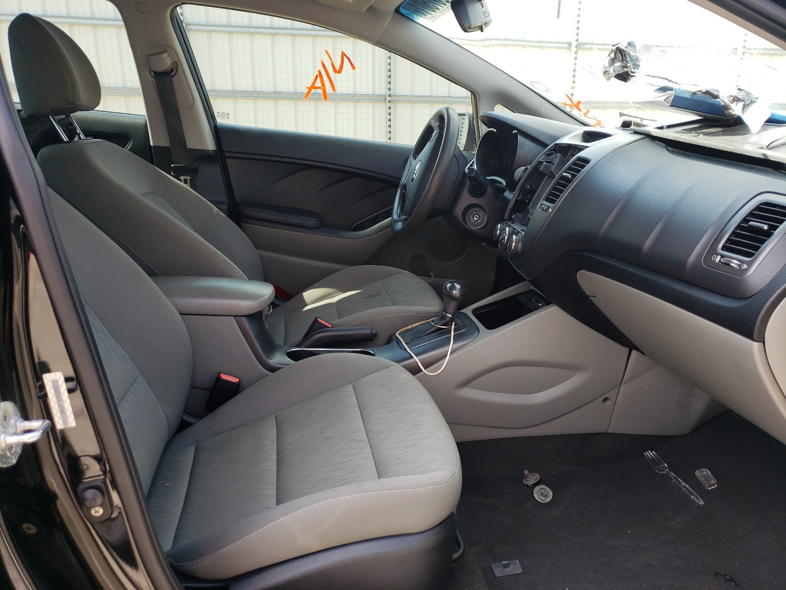 Photo 5 from auction – 2015 KIA FORTE LX with VIN KNAFK4A61F5287386