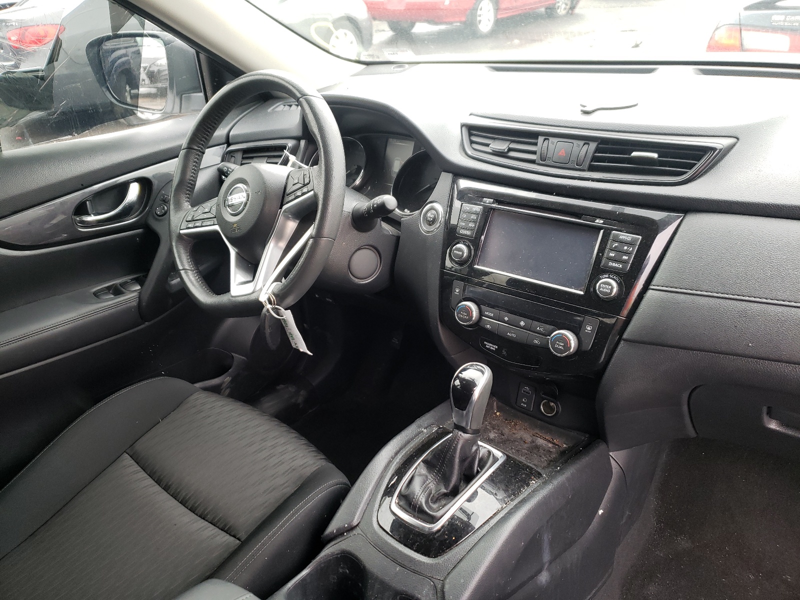 Photo 9 from auction – 2017 NISSAN ROGUE S with VIN KNMAT2MV9HP569705