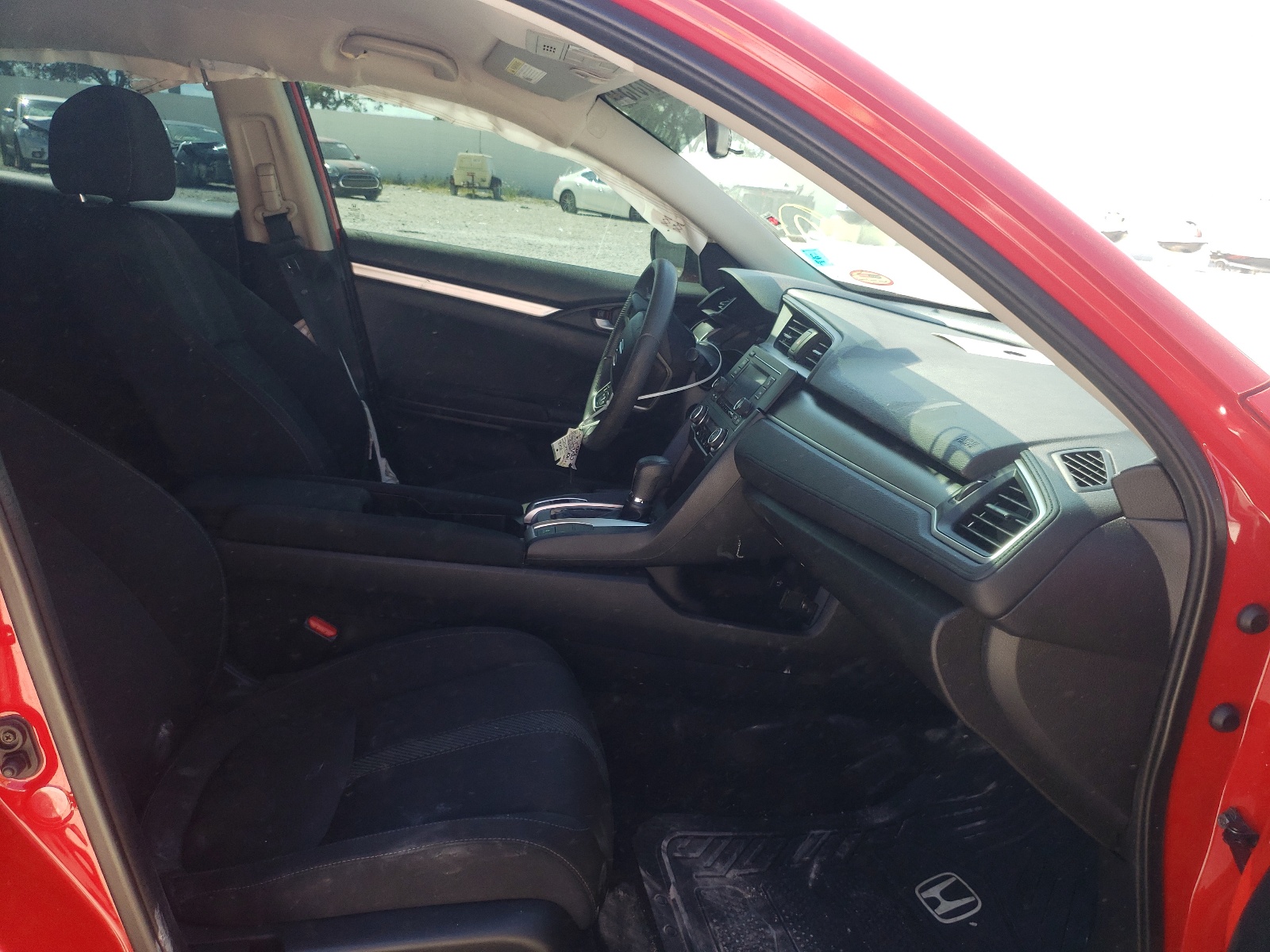Photo 5 from auction – 2017 HONDA CIVIC LX with VIN 2HGFC2F50HH546483