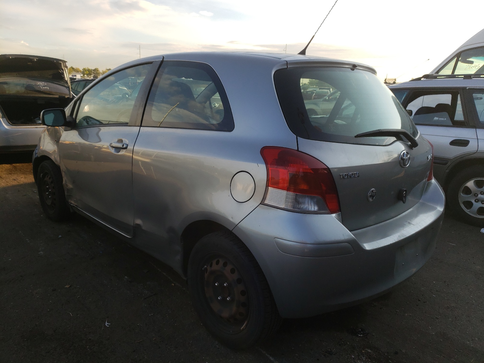 Photo 3 from auction – 2011 TOYOTA YARIS with VIN JTDJT4K34B5329395