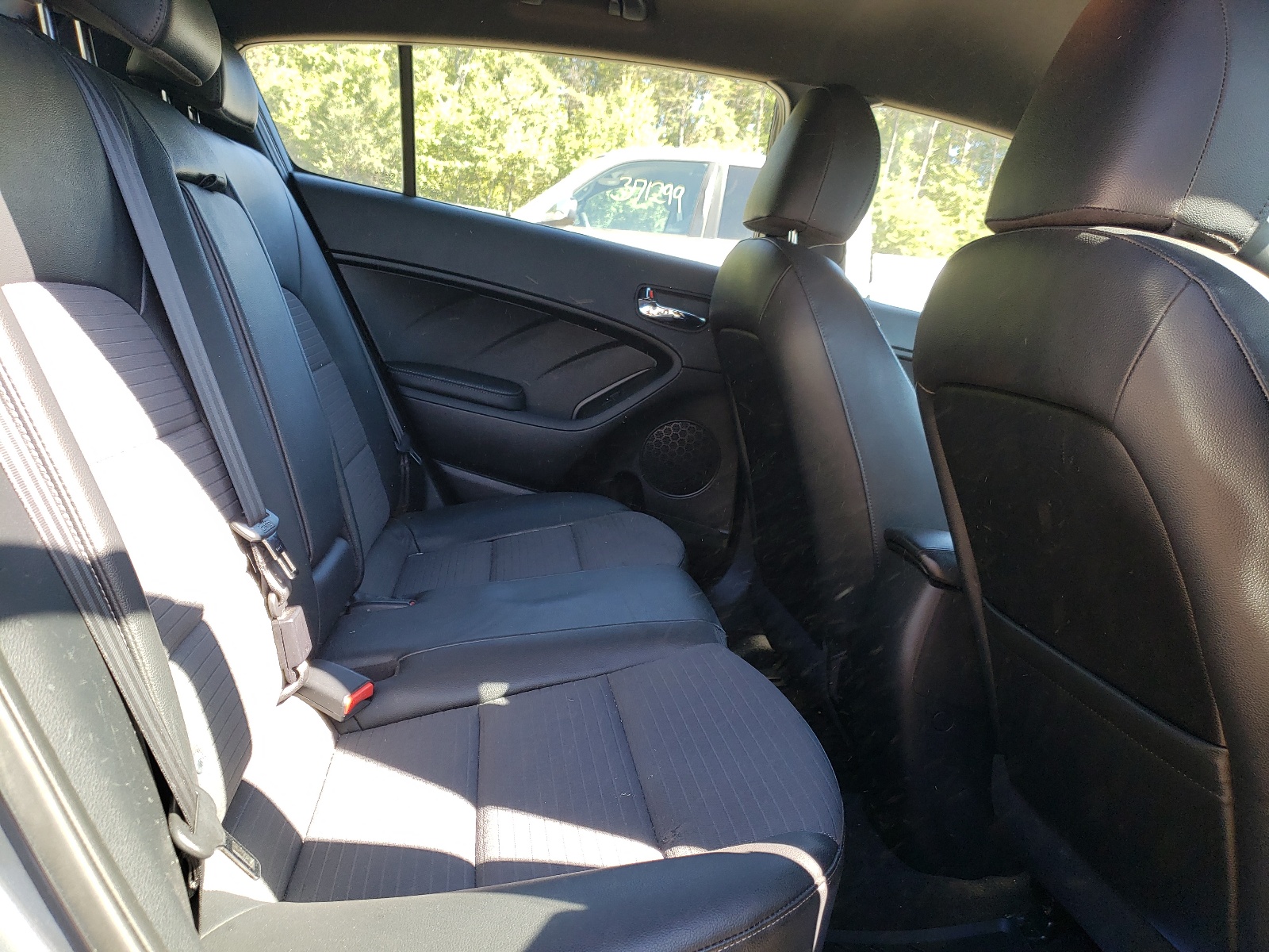 Photo 6 from auction – 2016 KIA FORTE SX with VIN KNAFZ5A33G5587889