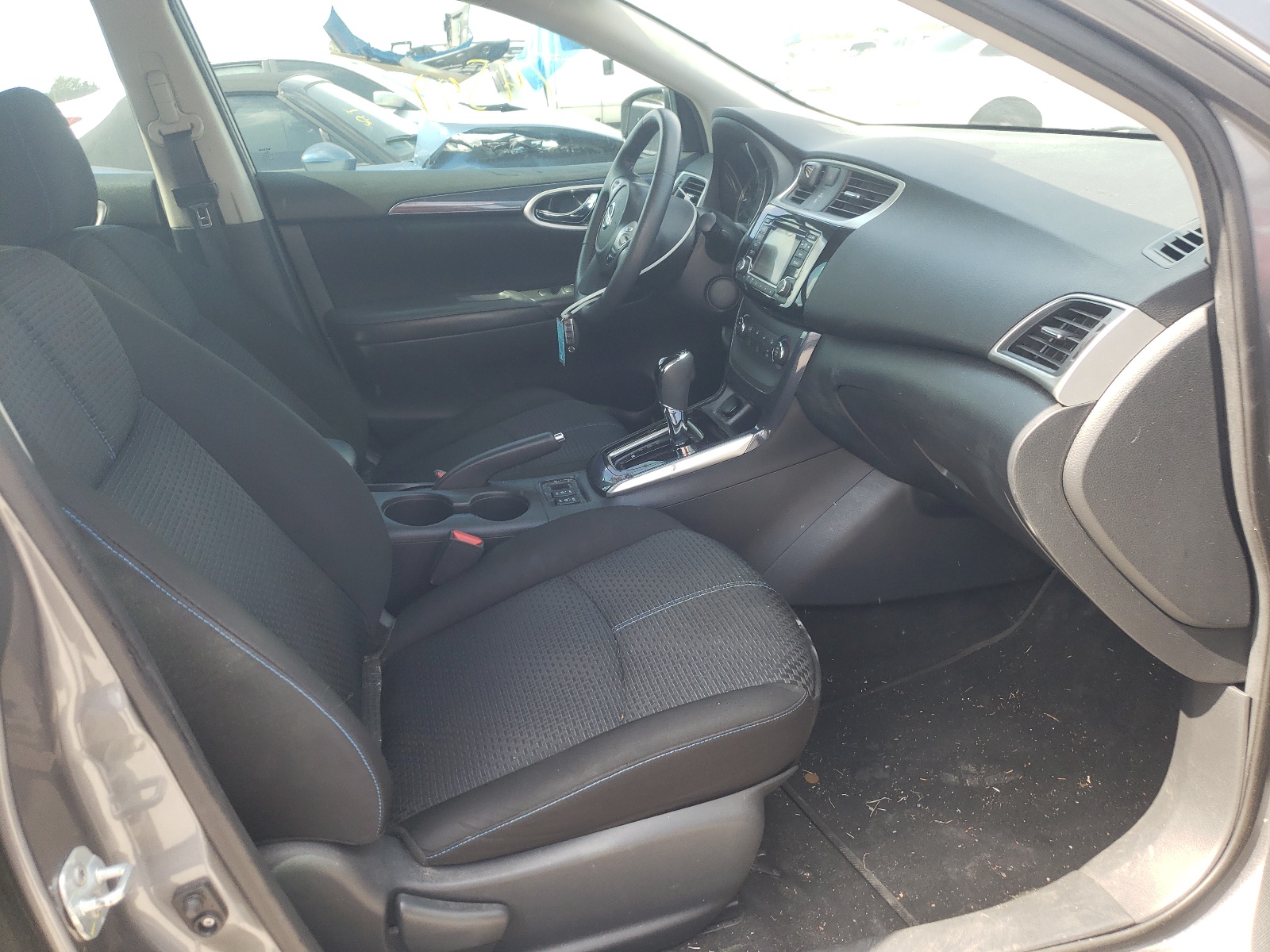 Photo 5 from auction – 2016 NISSAN SENTRA S with VIN 3N1AB7AP4GY315955