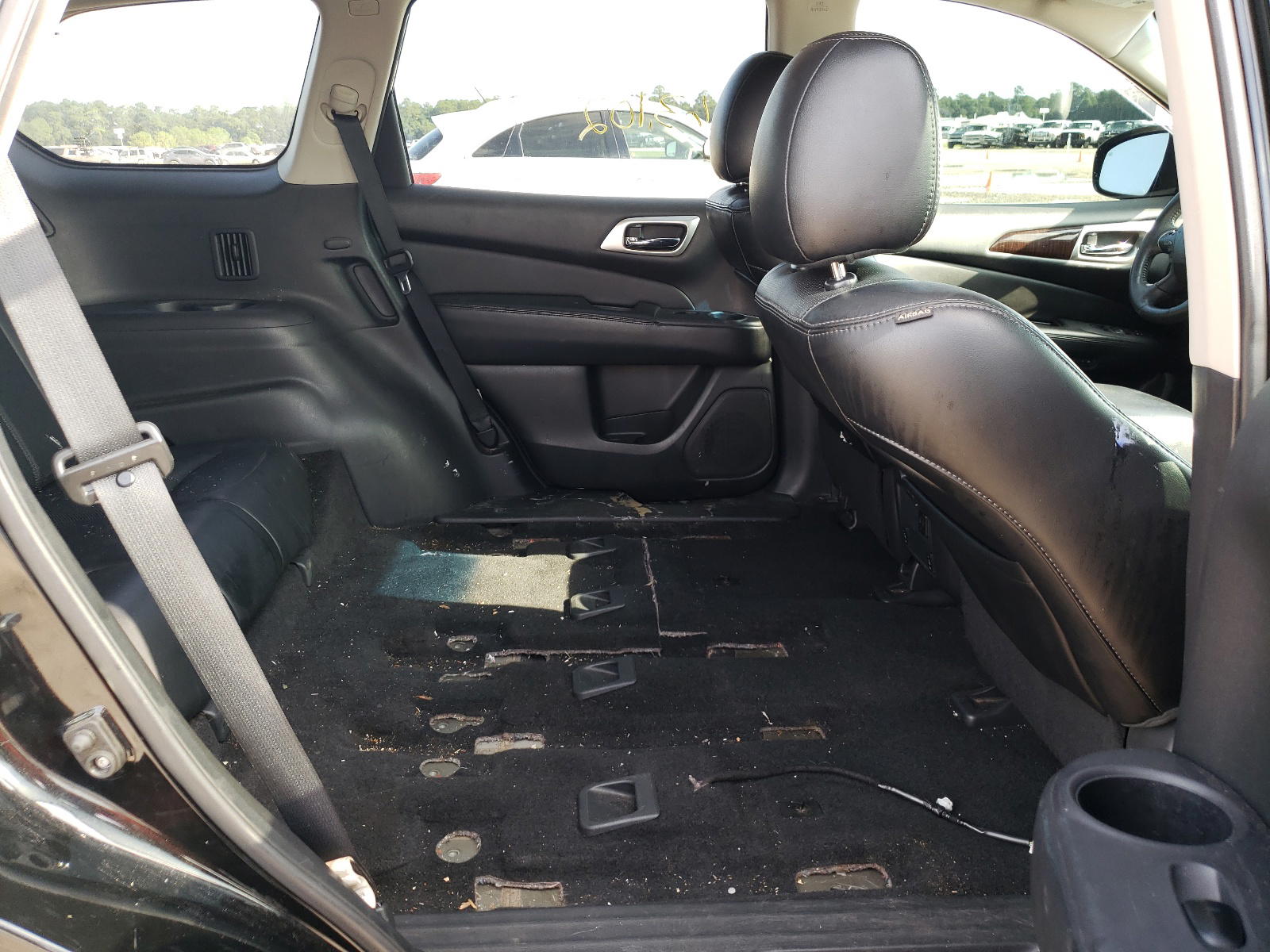 Photo 6 from auction – 2015 NISSAN PATHFINDER with VIN 5N1AR2MN7FC649857