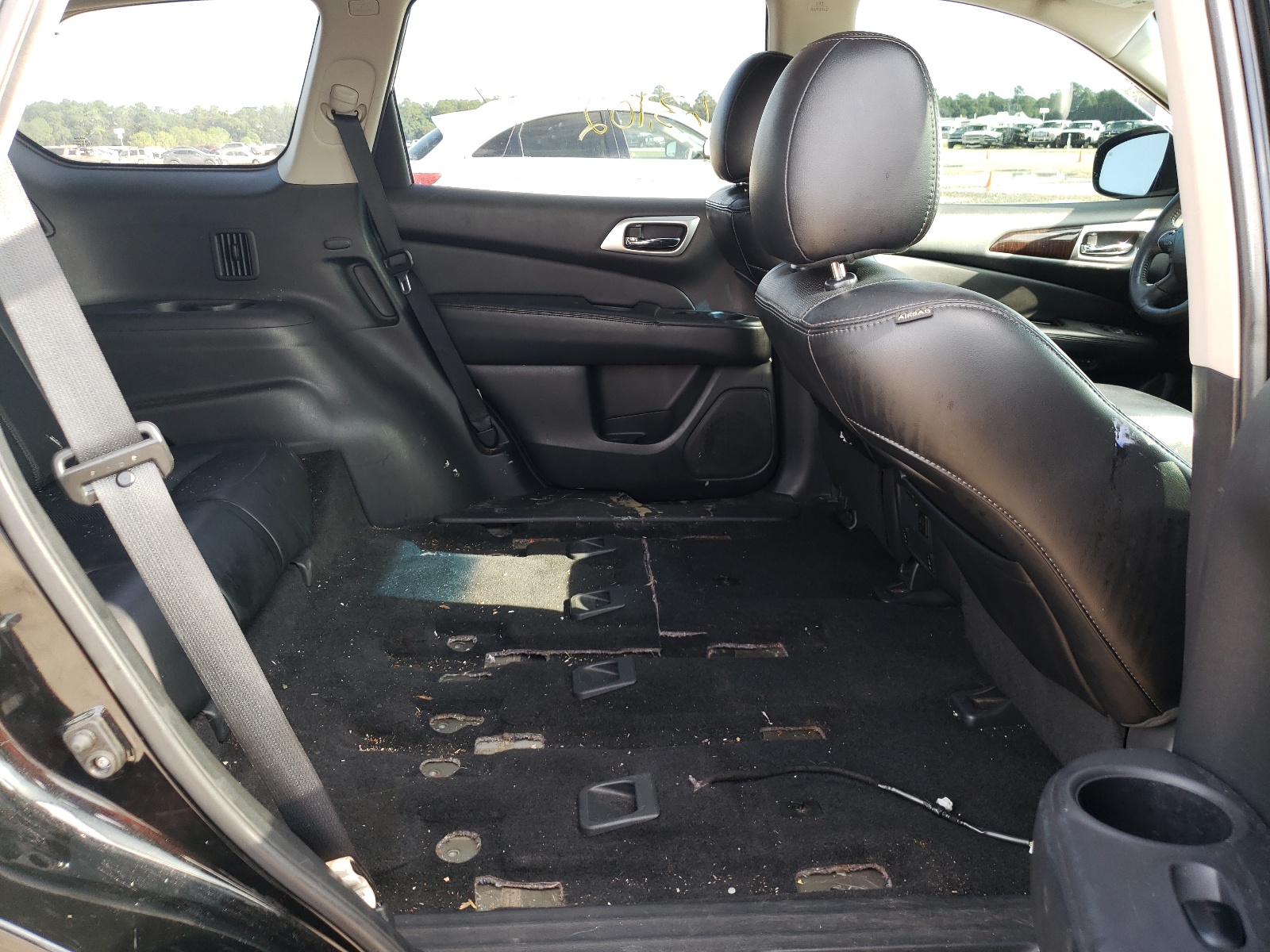 صورة رقم 6 من المزاد - 2015 NISSAN PATHFINDER مع VIN 5N1AR2MN7FC649857