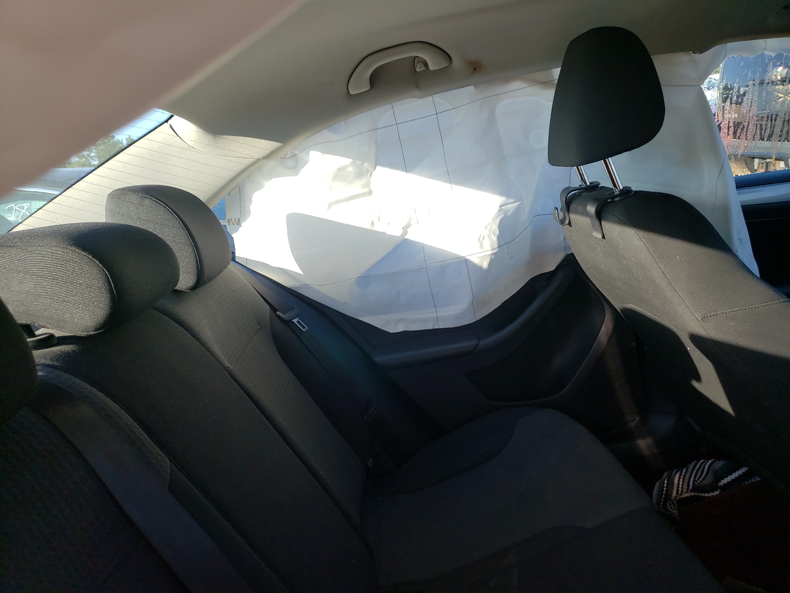 Photo 6 from auction – 2017 VOLKSWAGEN JETTA S with VIN 3VW2B7AJXHM310472