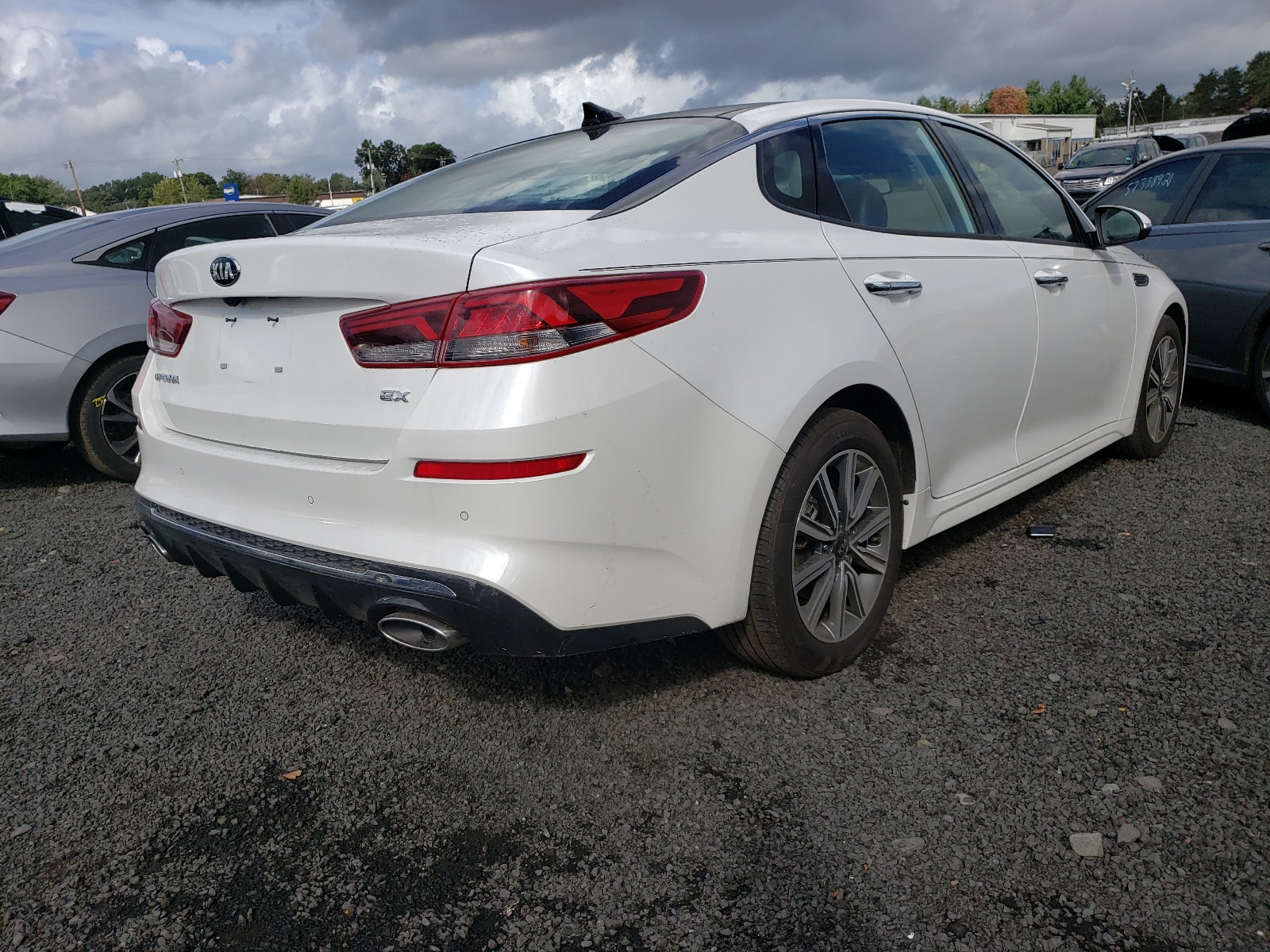 Photo 4 from auction – 2020 KIA OPTIMA EX with VIN 5XXGU4L19LG394440