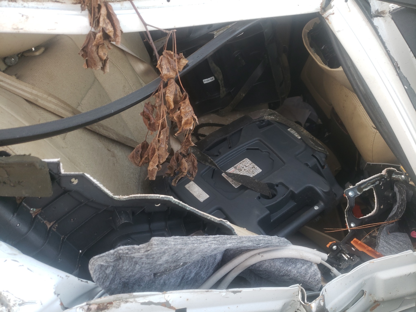 Photo 6 from auction – 2012 HYUNDAI GENESIS 3. with VIN KMHGC4DD9CU198905