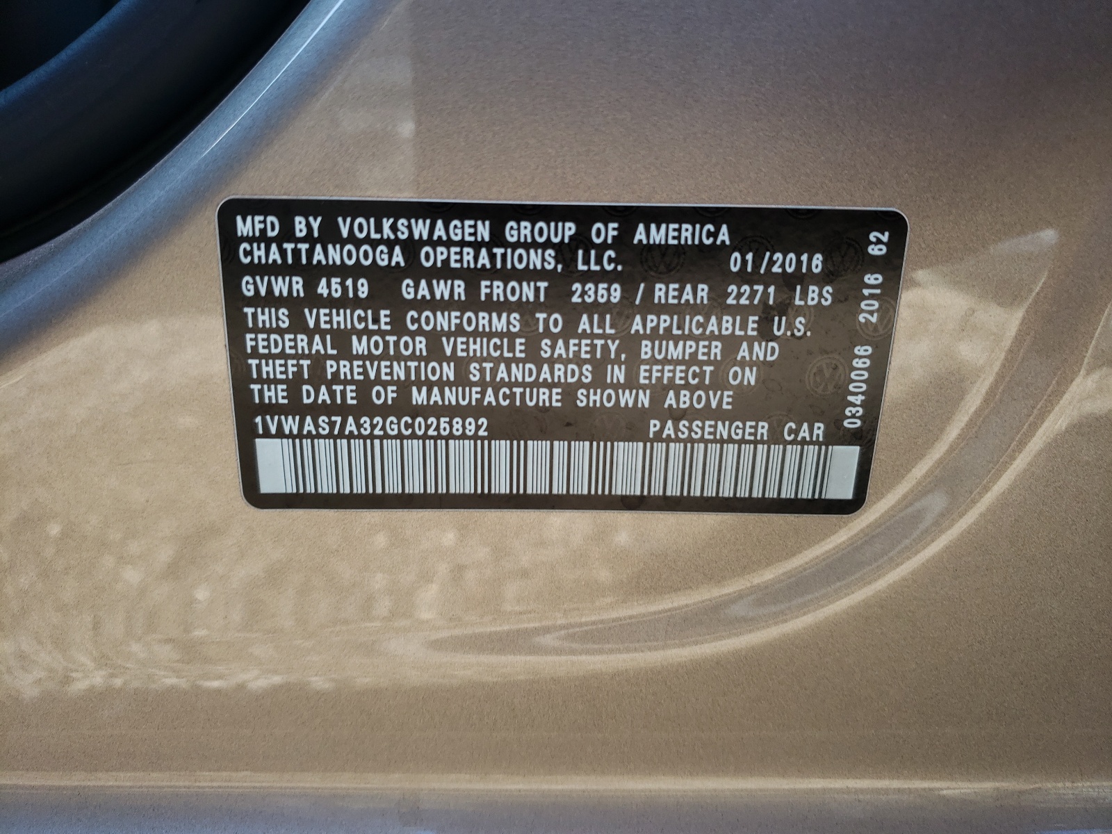 Photo 10 from auction – 2016 VOLKSWAGEN PASSAT S with VIN 1VWAS7A32GC025892
