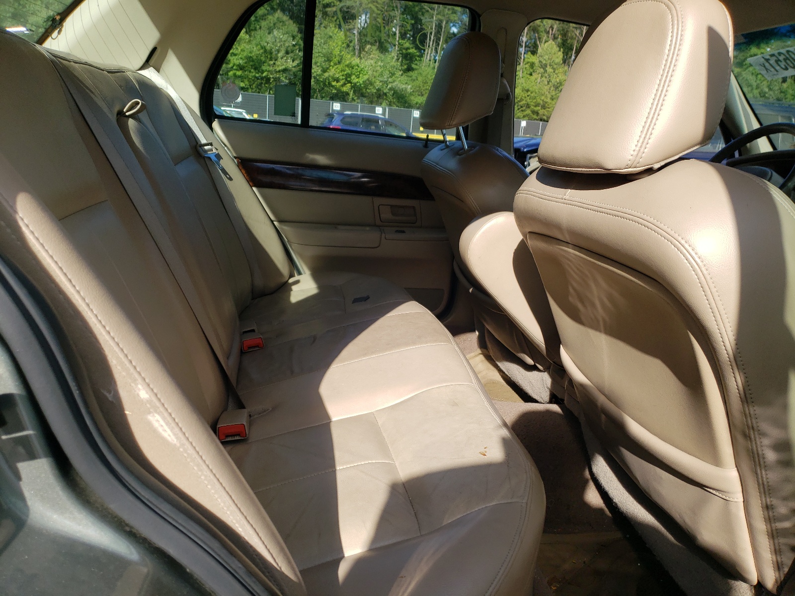 Photo 6 from auction – 2004 MERCURY GRAND MARQ with VIN 2MEFM74W14X654016
