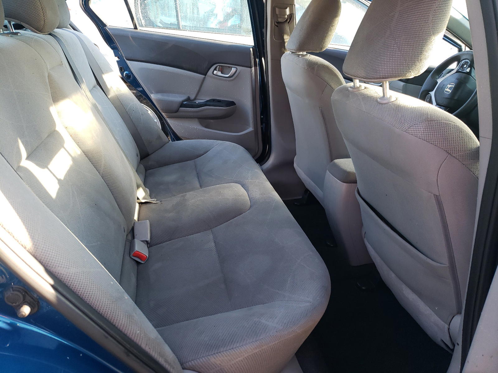 Photo 6 from auction – 2012 HONDA CIVIC LX with VIN 2HGFB2F51CH511642