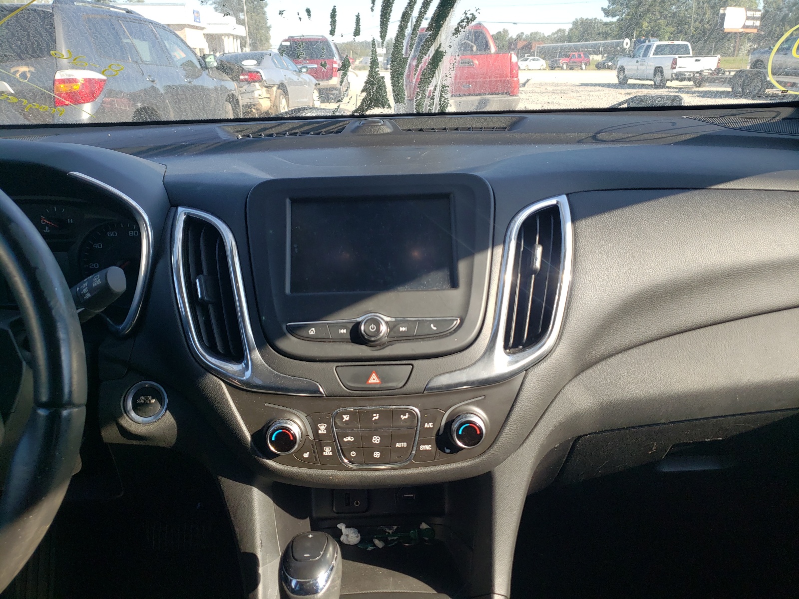 Photo 9 from auction – 2018 CHEVROLET EQUINOX LT with VIN 3GNAXJEV8JL108047