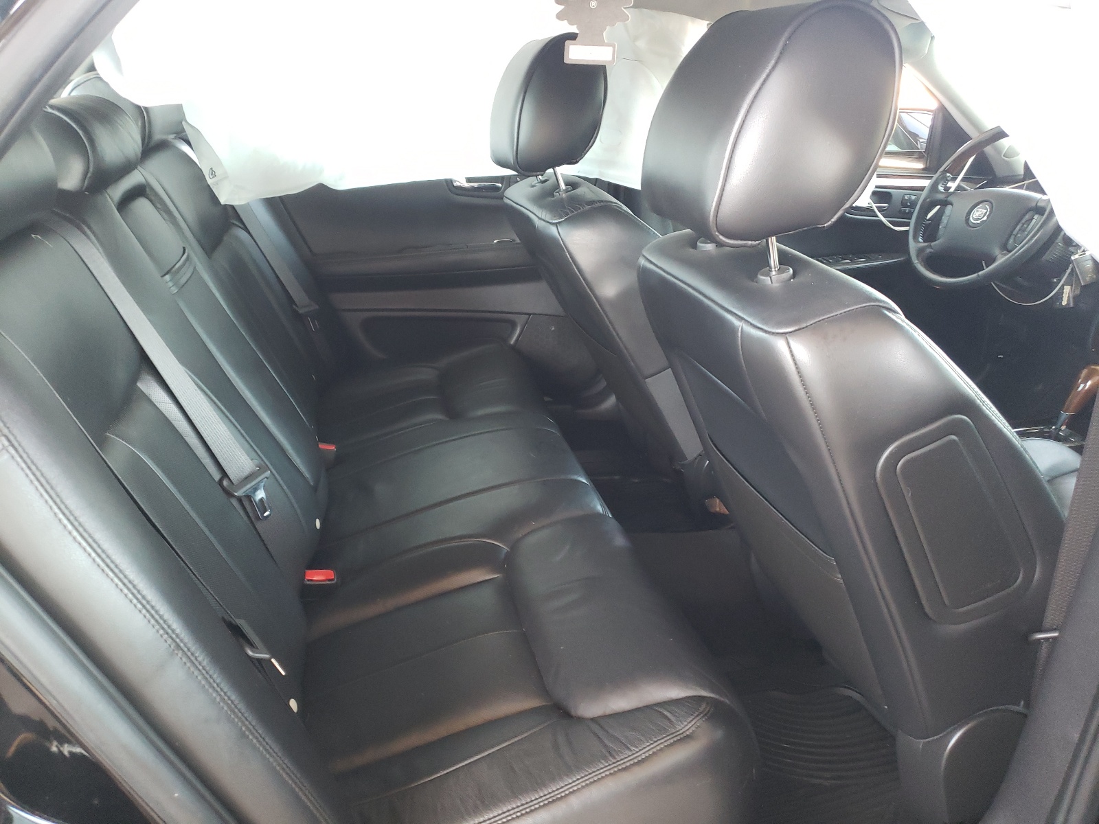 Photo 6 from auction – 2011 CADILLAC DTS LUXURY with VIN 1G6KD5E63BU111440