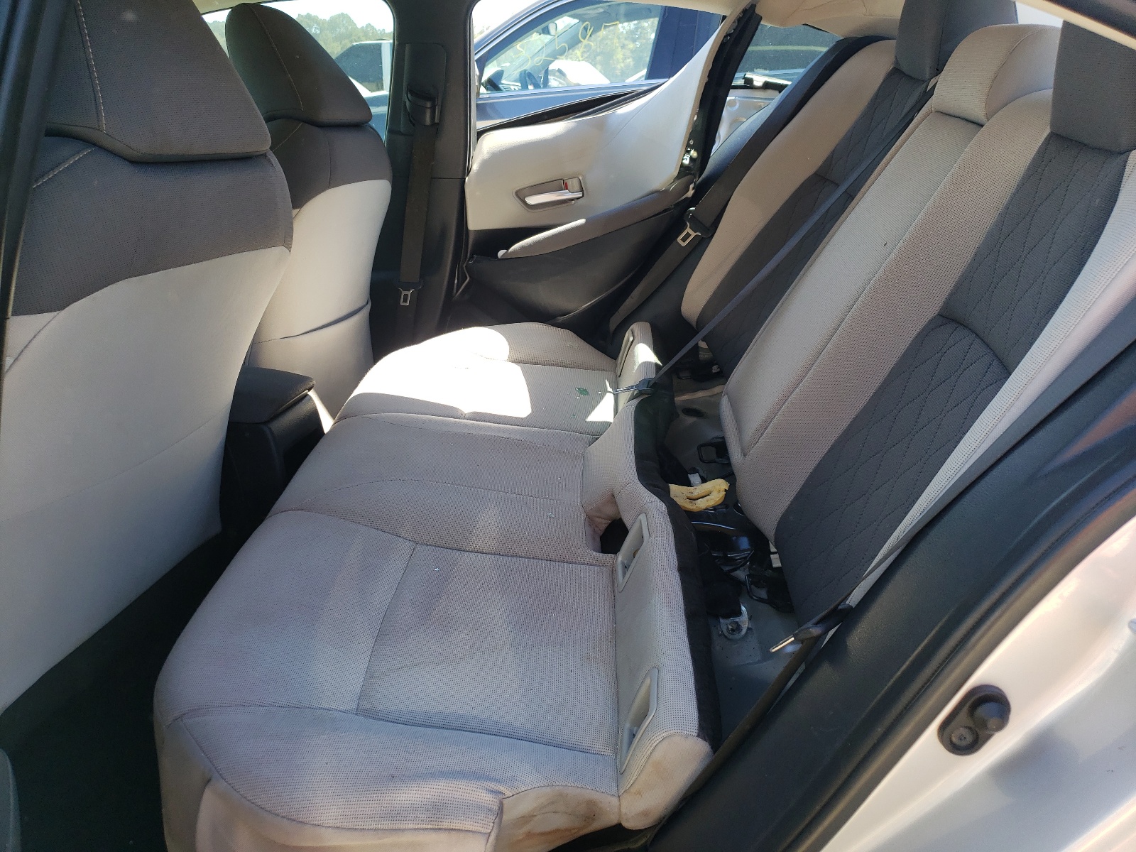 Photo 6 from auction – 2020 TOYOTA COROLLA LE with VIN 5YFEPRAE9LP052074