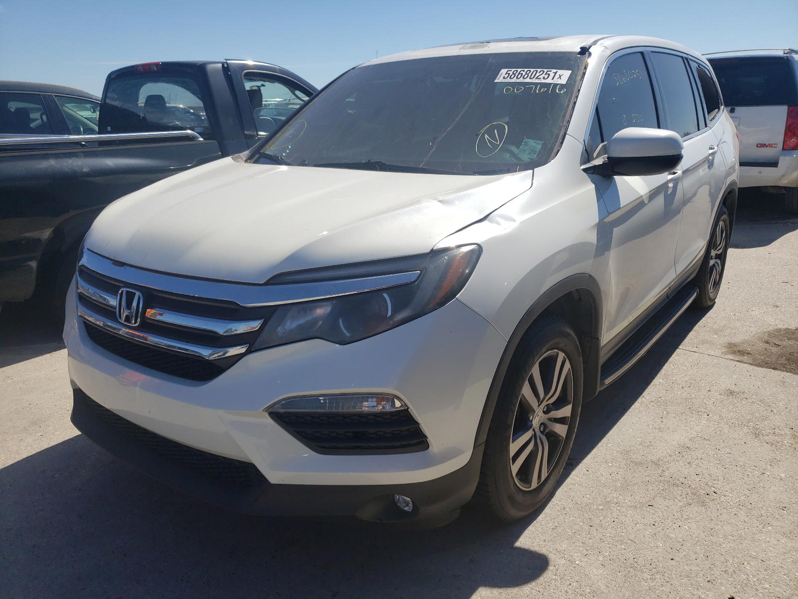 Photo 2 from auction – 2016 HONDA PILOT EXL with VIN 5FNYF5H53GB007616