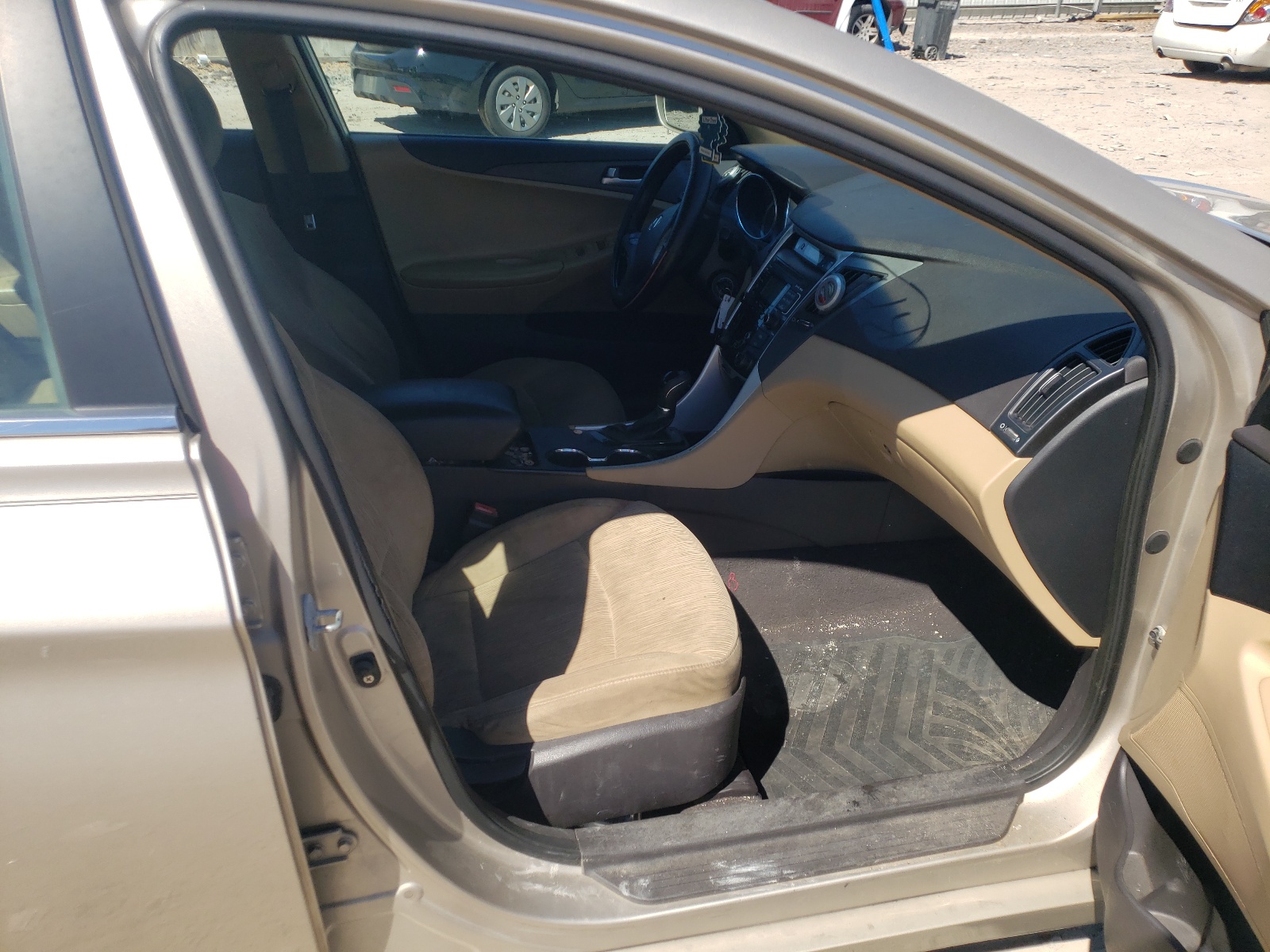 Photo 5 from auction – 2011 HYUNDAI SONATA GLS with VIN 5NPEB4AC8BH011592