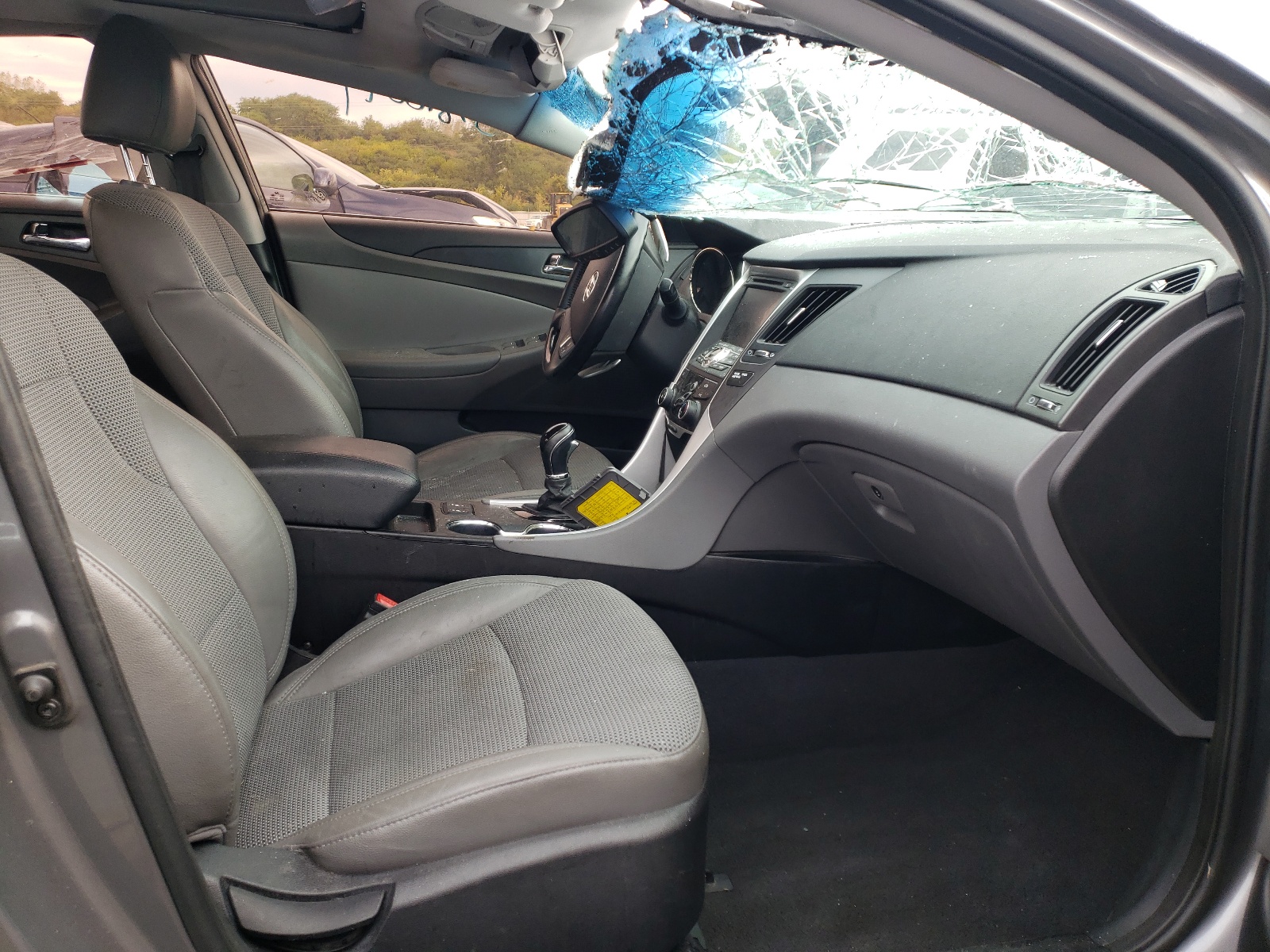 Photo 5 from auction – 2013 HYUNDAI SONATA SE with VIN 5NPEC4AC0DH678849