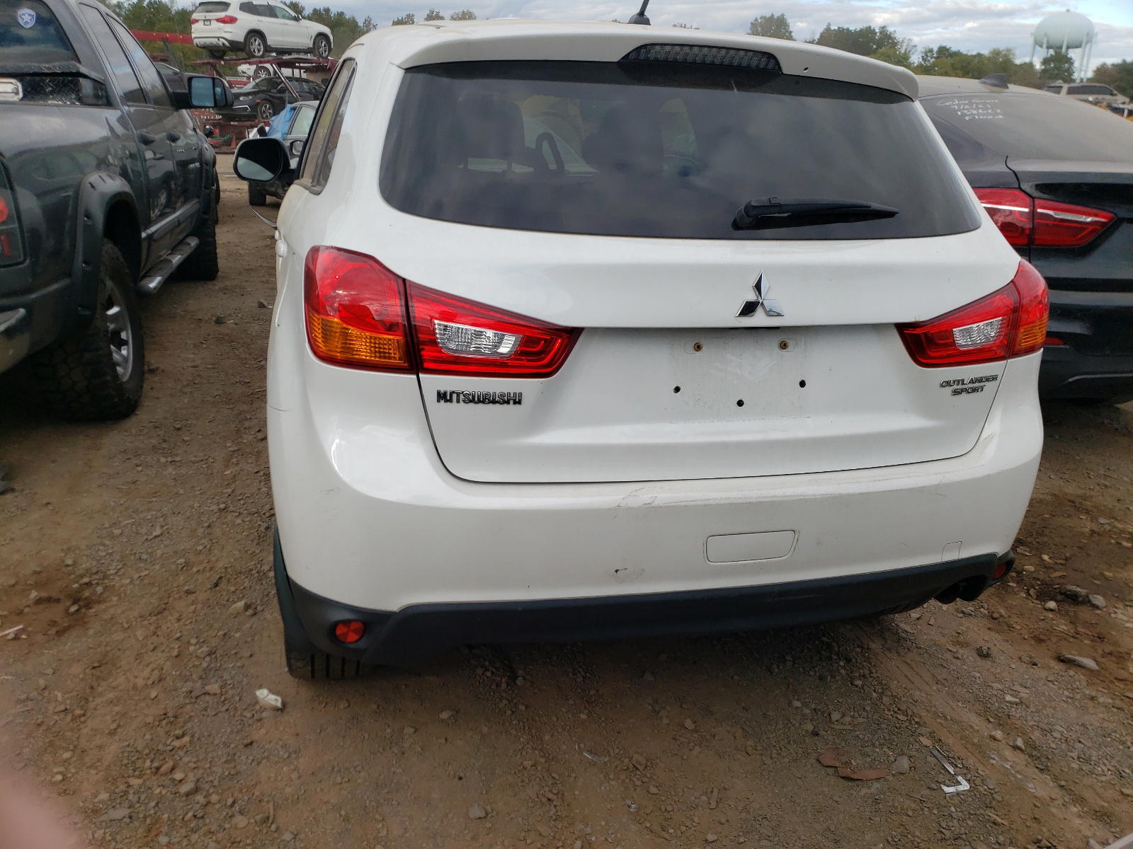Photo 9 from auction – 2015 MITSUBISHI OUTLANDER with VIN 4A4AP3AW7FE033697