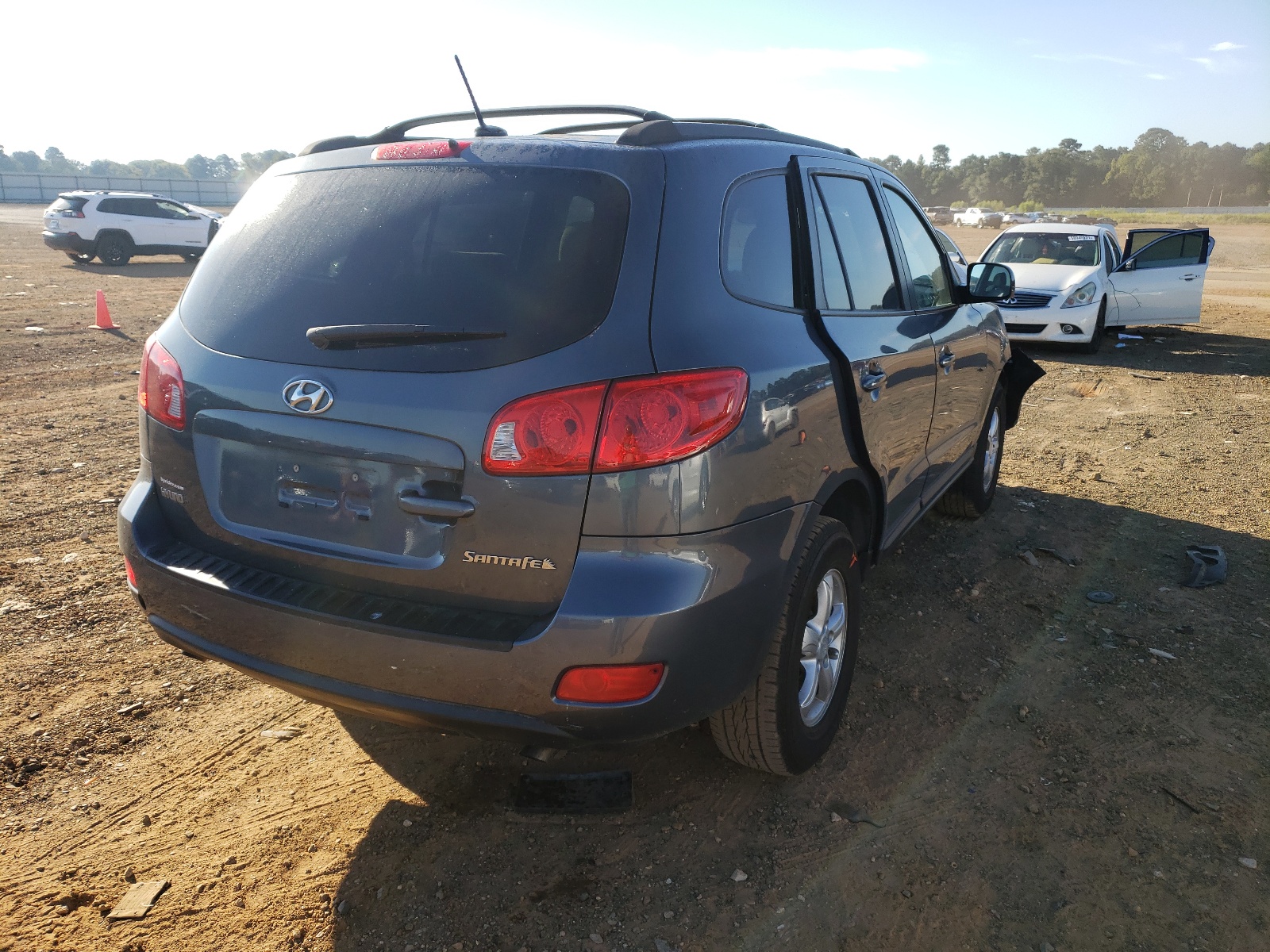 Photo 4 from auction – 2008 HYUNDAI SANTA FE G with VIN 5NMSG13DX8H224218