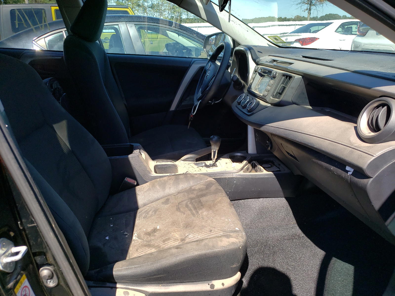 Photo 5 from auction – 2016 TOYOTA RAV4 LE with VIN 2T3BFREV5GW432962