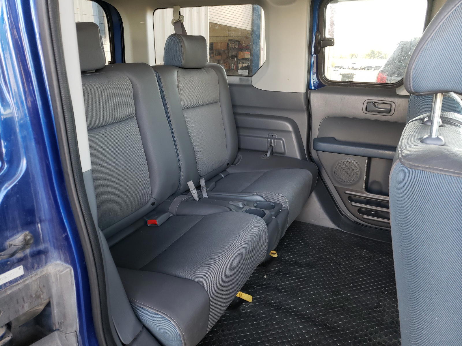 Photo 6 from auction – 2004 HONDA ELEMENT EX with VIN 5J6YH28534L031510