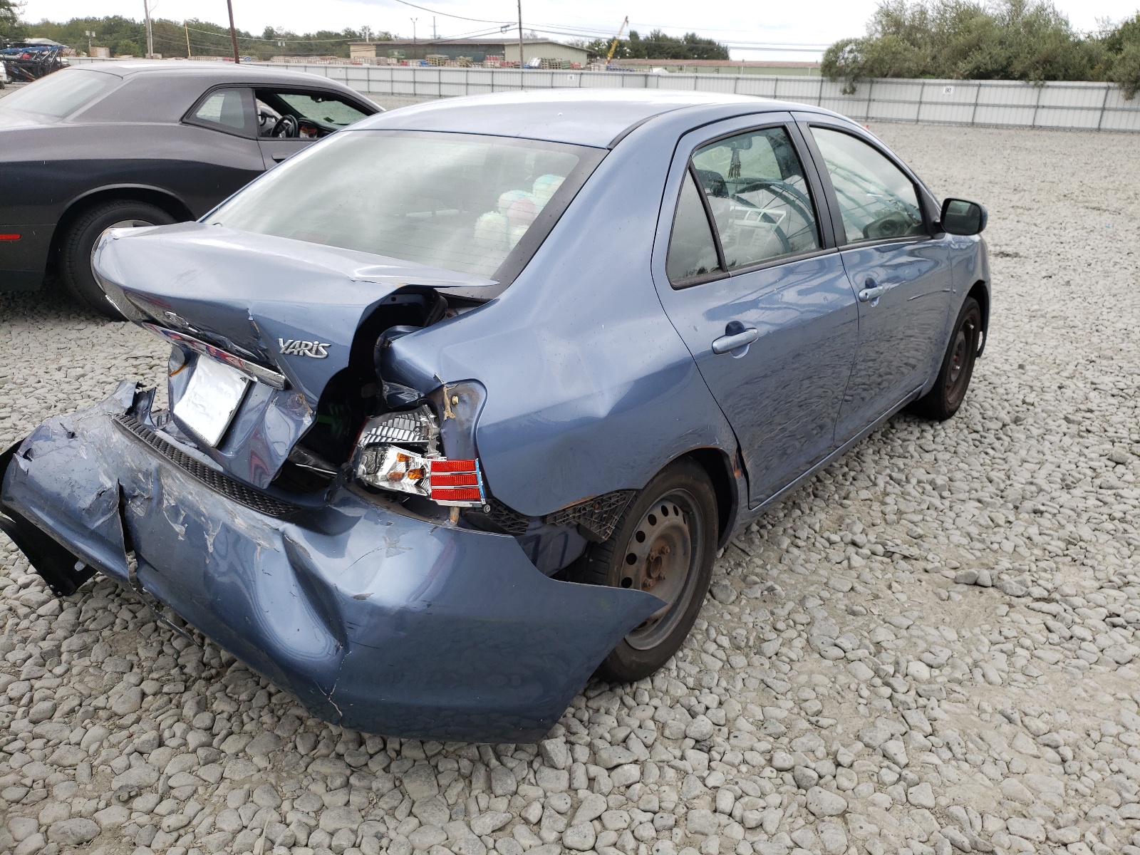 Photo 4 from auction – 2007 TOYOTA YARIS with VIN JTDBT923371177920