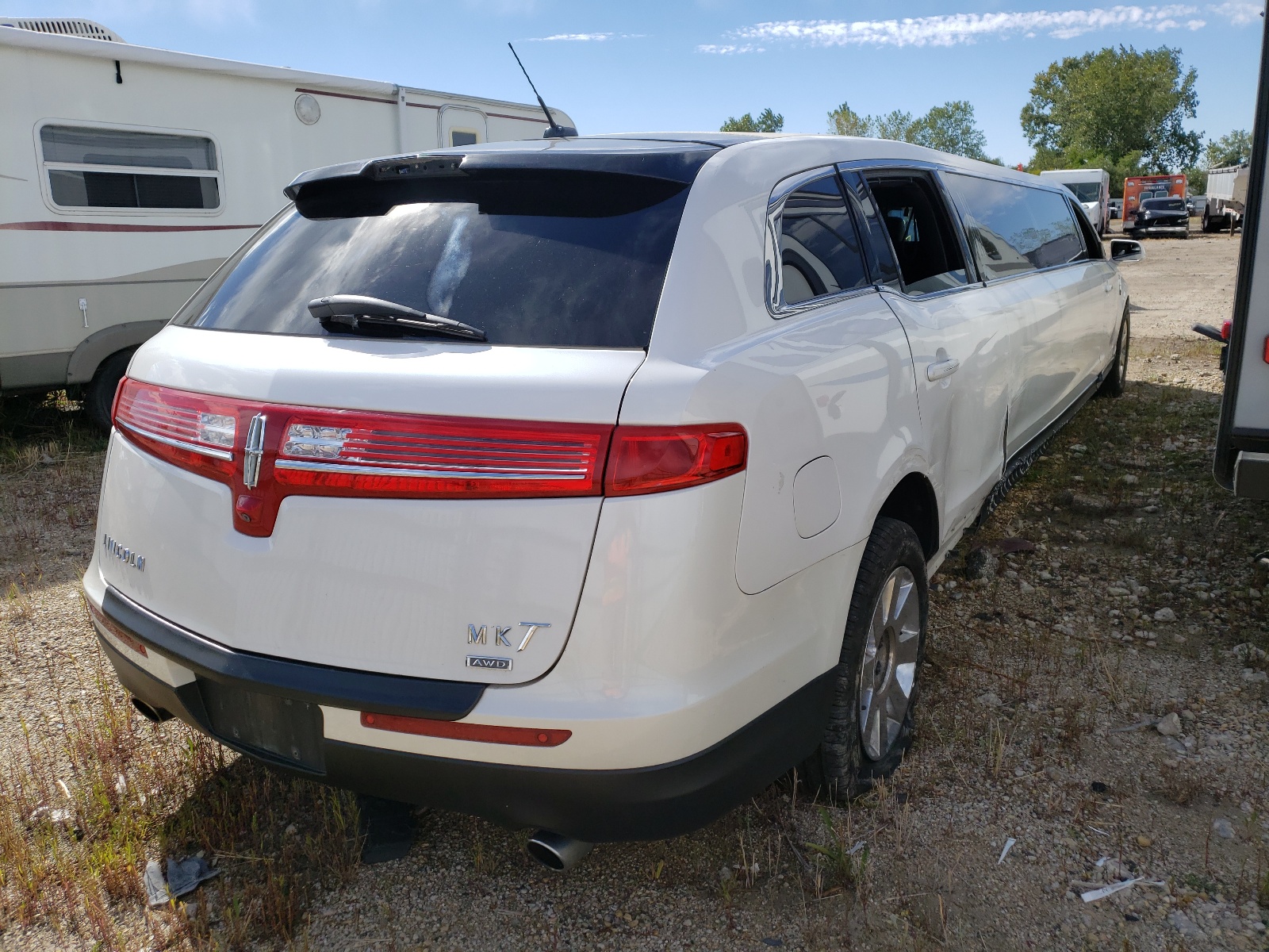 Photo 4 from auction – 2013 LINCOLN MKT with VIN 2L1MJ5LKXDBL58376