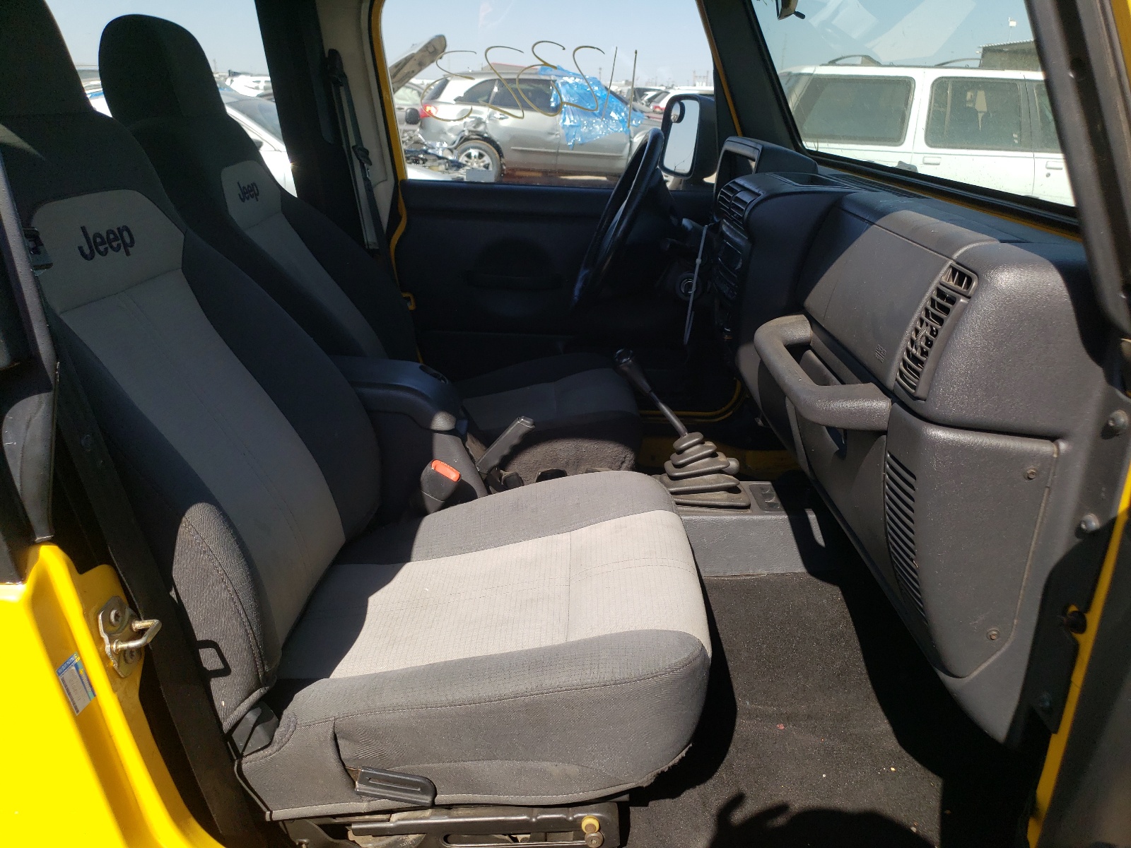 Photo 5 from auction – 2004 JEEP WRANGLER X with VIN 1J4FA39S84P781547