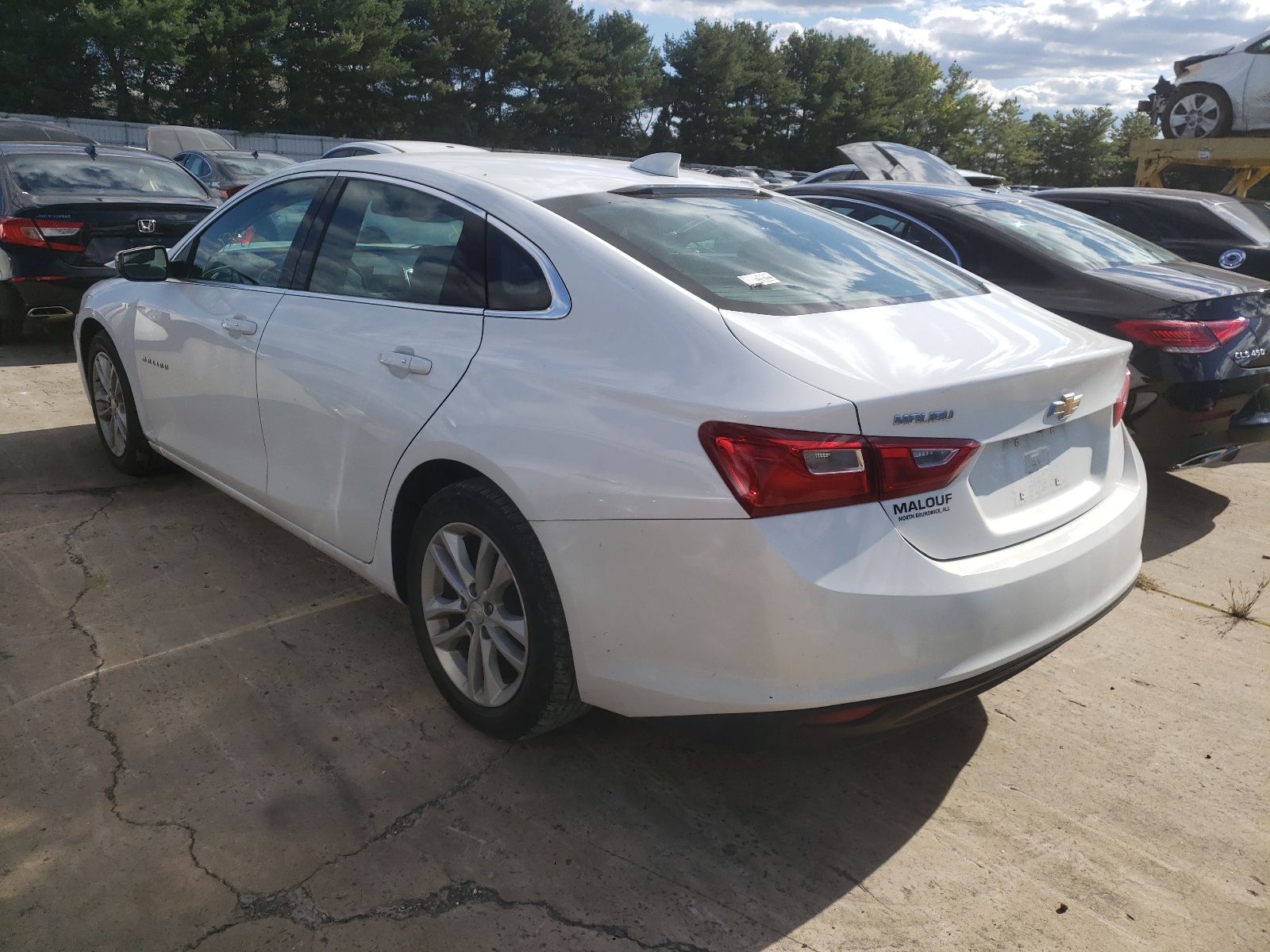 Photo 3 from auction – 2017 CHEVROLET MALIBU LT with VIN 1G1ZE5ST4HF190979