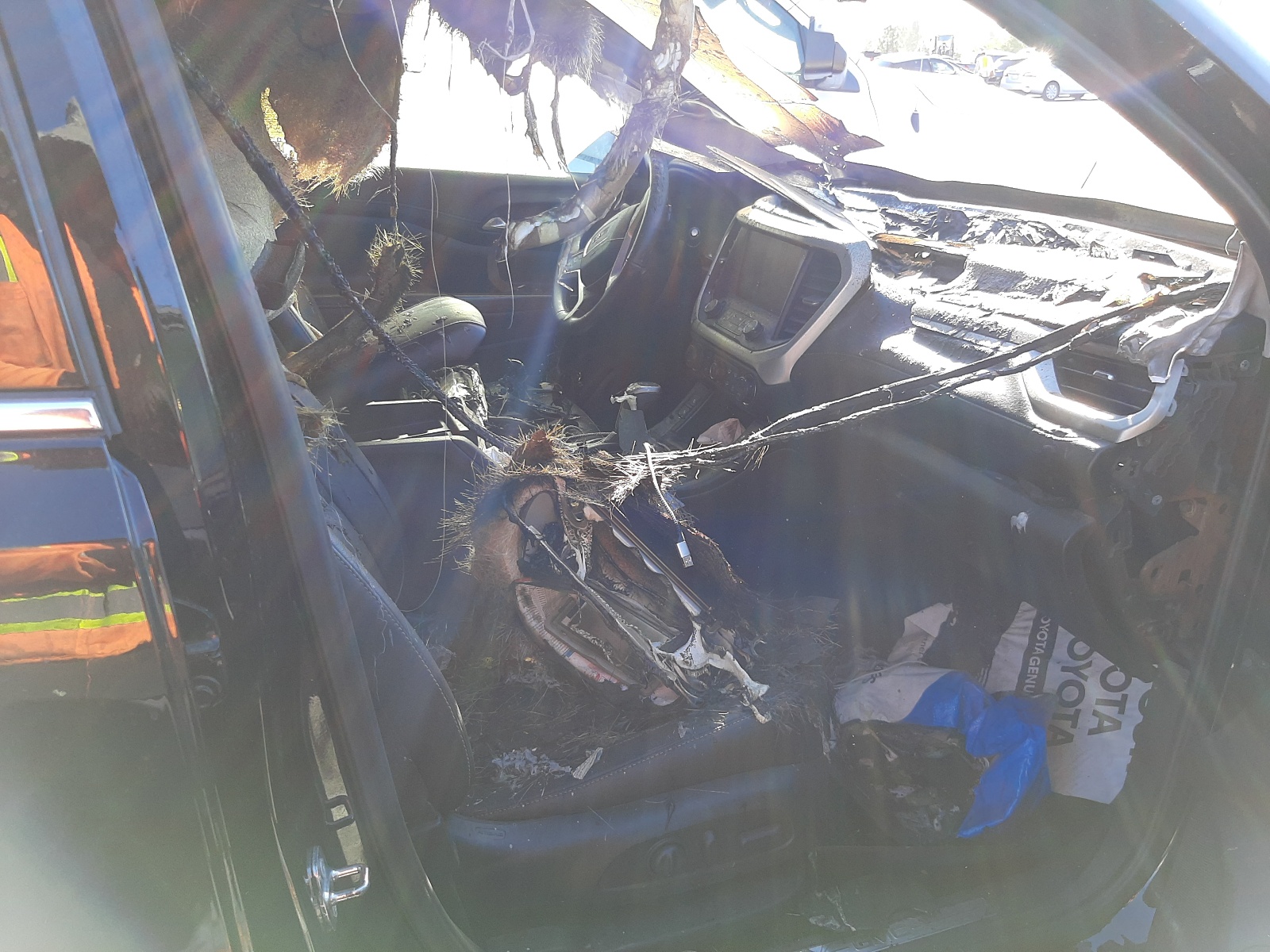 Photo 5 from auction – 2019 GMC ACADIA SLT with VIN 1GKKNMLS5KZ213091