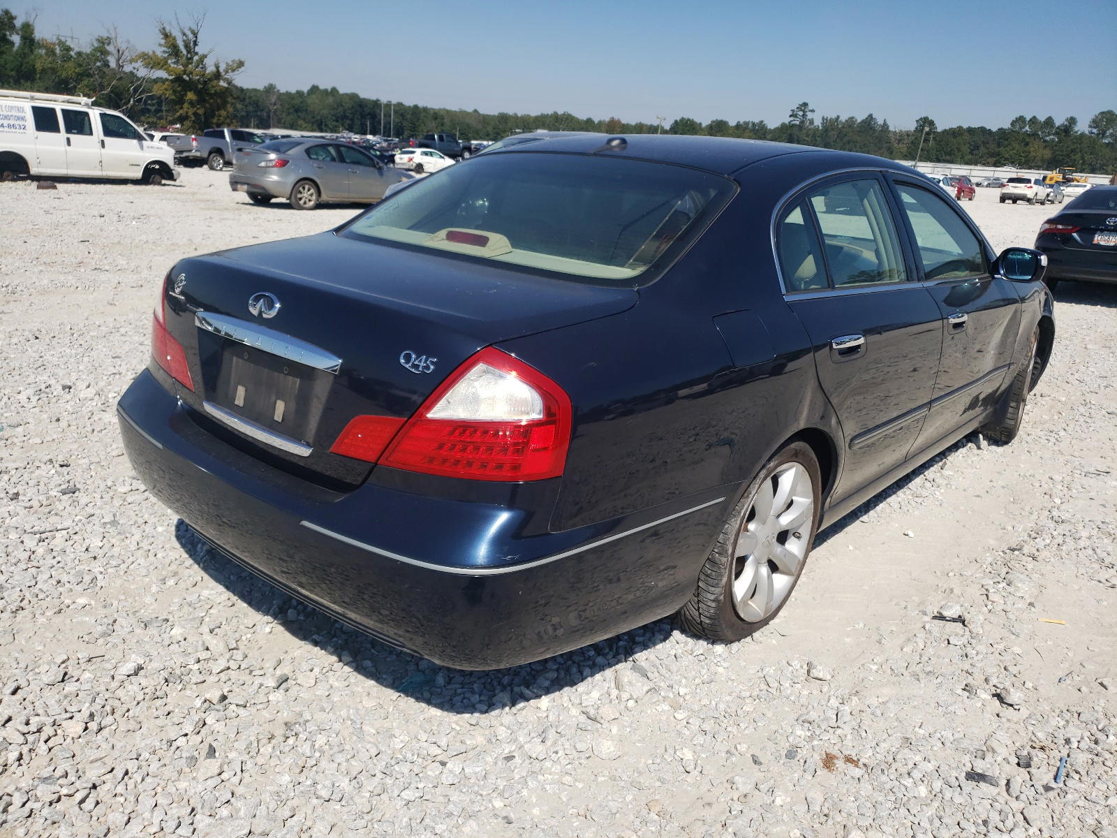 Photo 4 from auction – 2005 INFINITI Q45 with VIN JNKBF01A85M101669