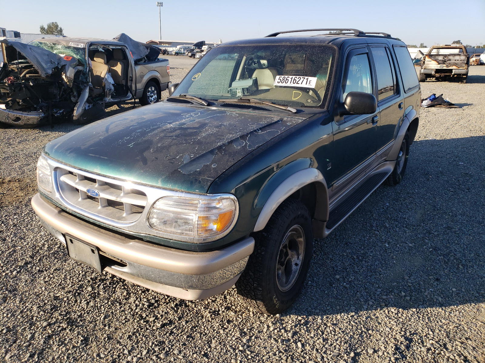 Photo 2 from auction – 1997 FORD EXPLORER with VIN 1FMDU35P9VUB48253