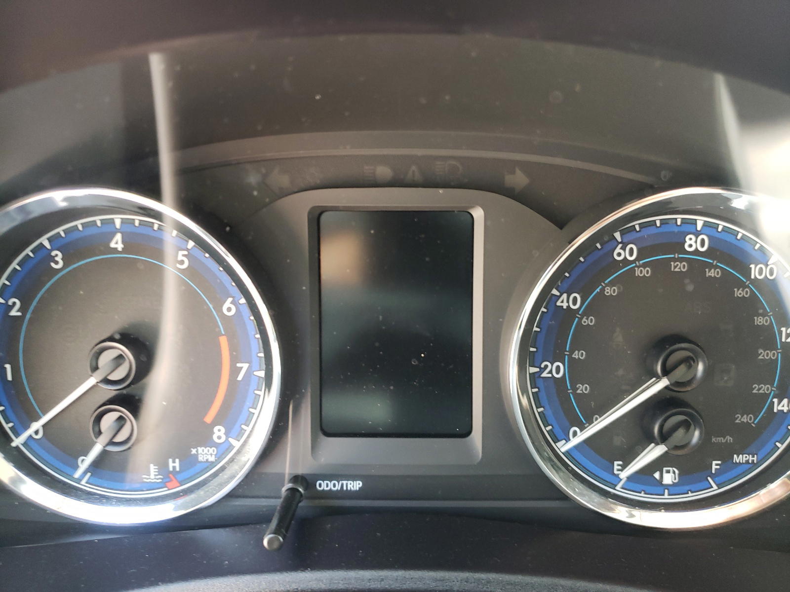 Photo 8 from auction – 2018 TOYOTA COROLLA L with VIN 2T1BURHEXJC018725