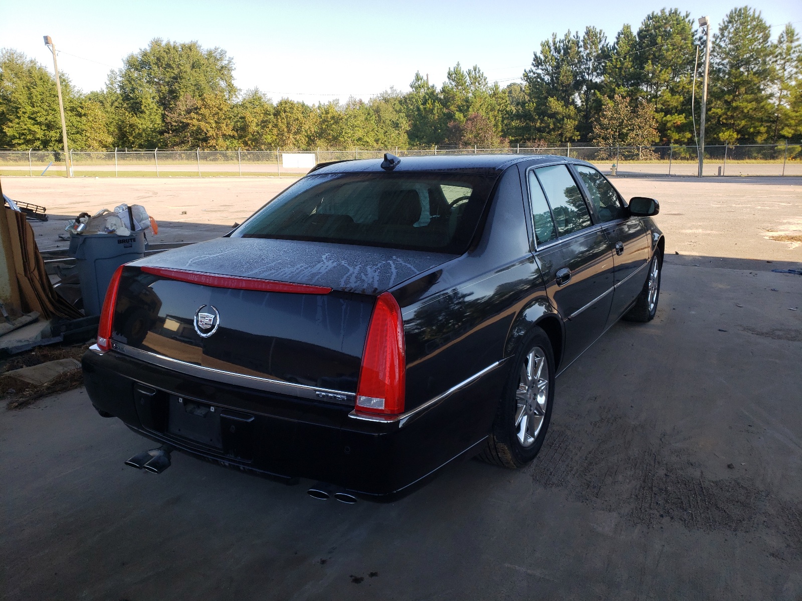Photo 4 from auction – 2011 CADILLAC DTS LUXURY with VIN 1G6KD5E63BU111440