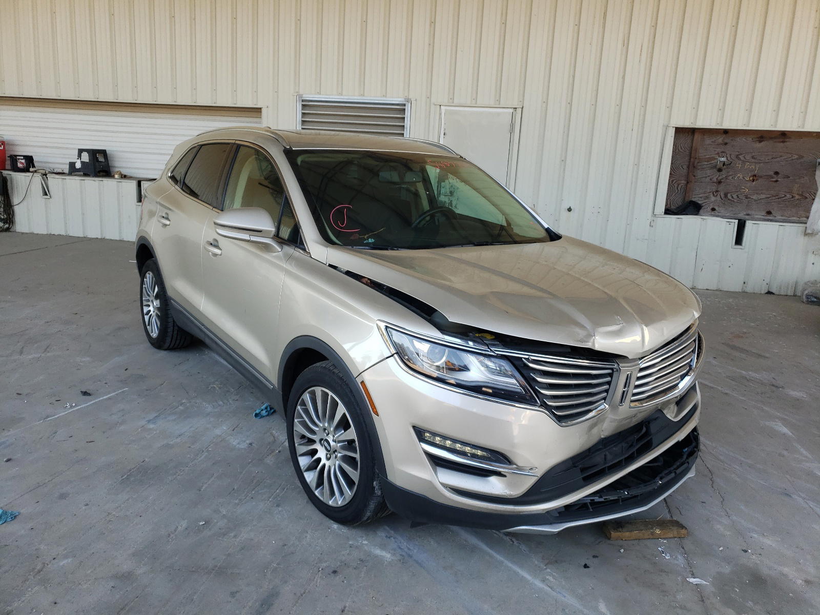 LINCOLN MKC RESERV 2017 with VIN 5LMCJ3C97HUL50115 - Photo from auction