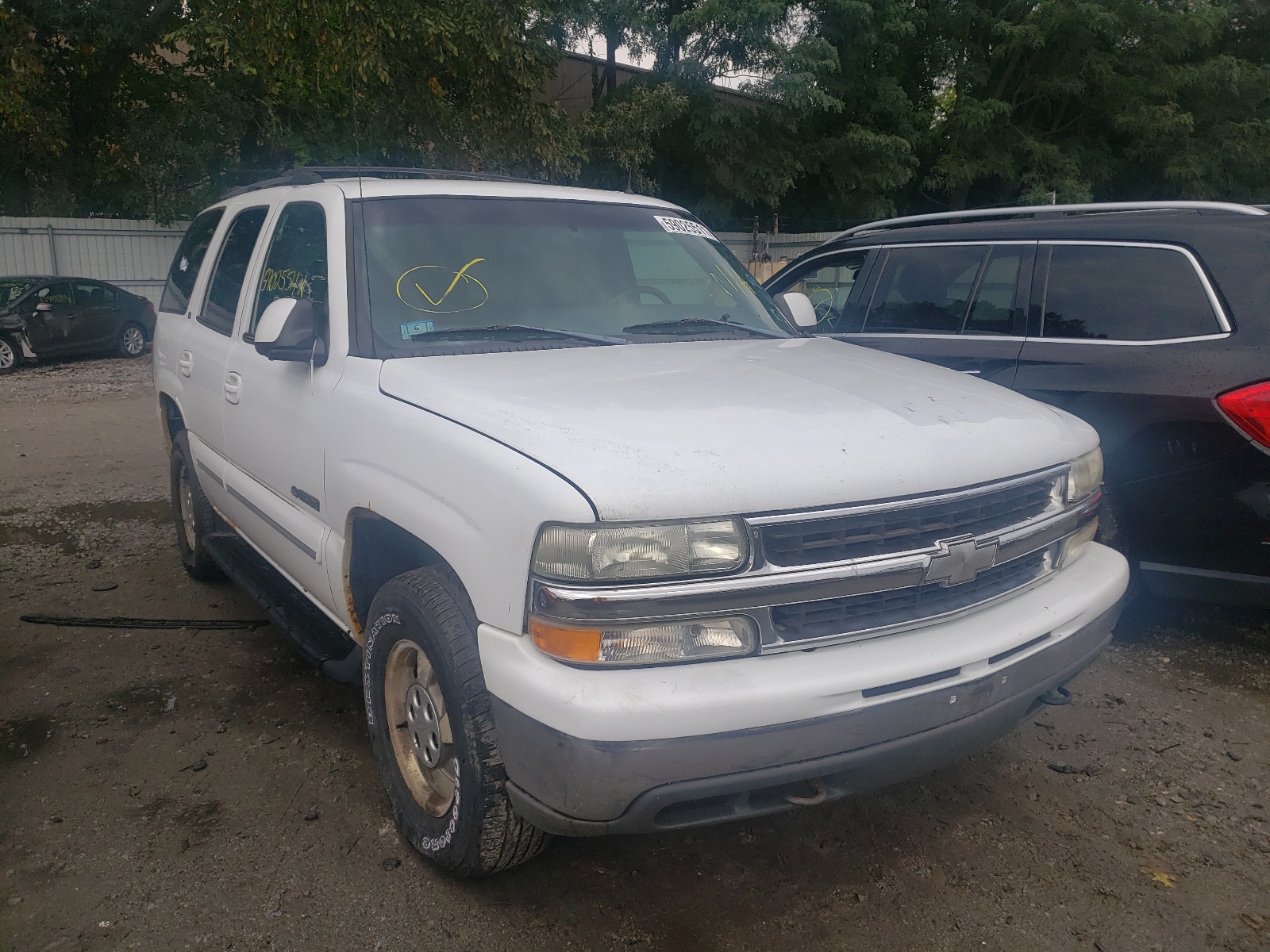 CHEVROLET TAHOE 2002 with VIN 1GNEK13ZX2J242587 - Photo from auction