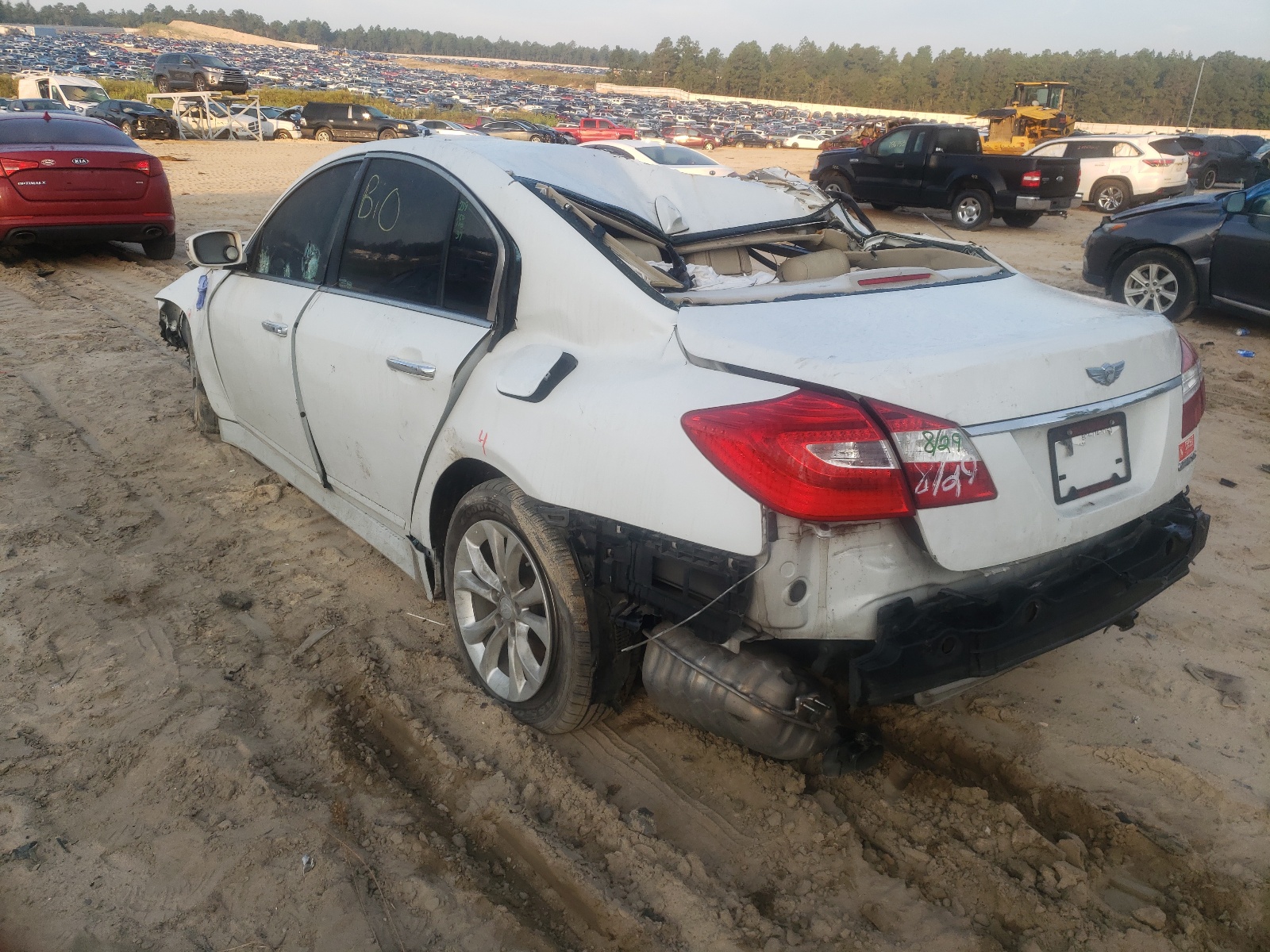 Photo 3 from auction – 2012 HYUNDAI GENESIS 3. with VIN KMHGC4DD9CU198905