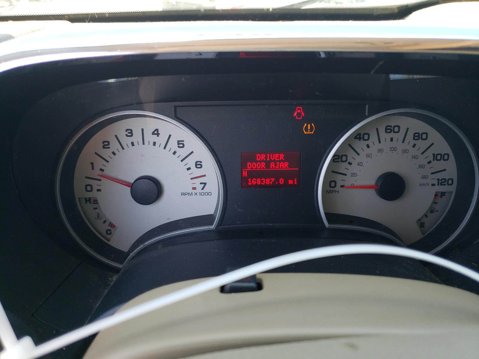 Photo 8 from auction – 2008 FORD EXPLORER L with VIN 1FMEU65E98UA99922