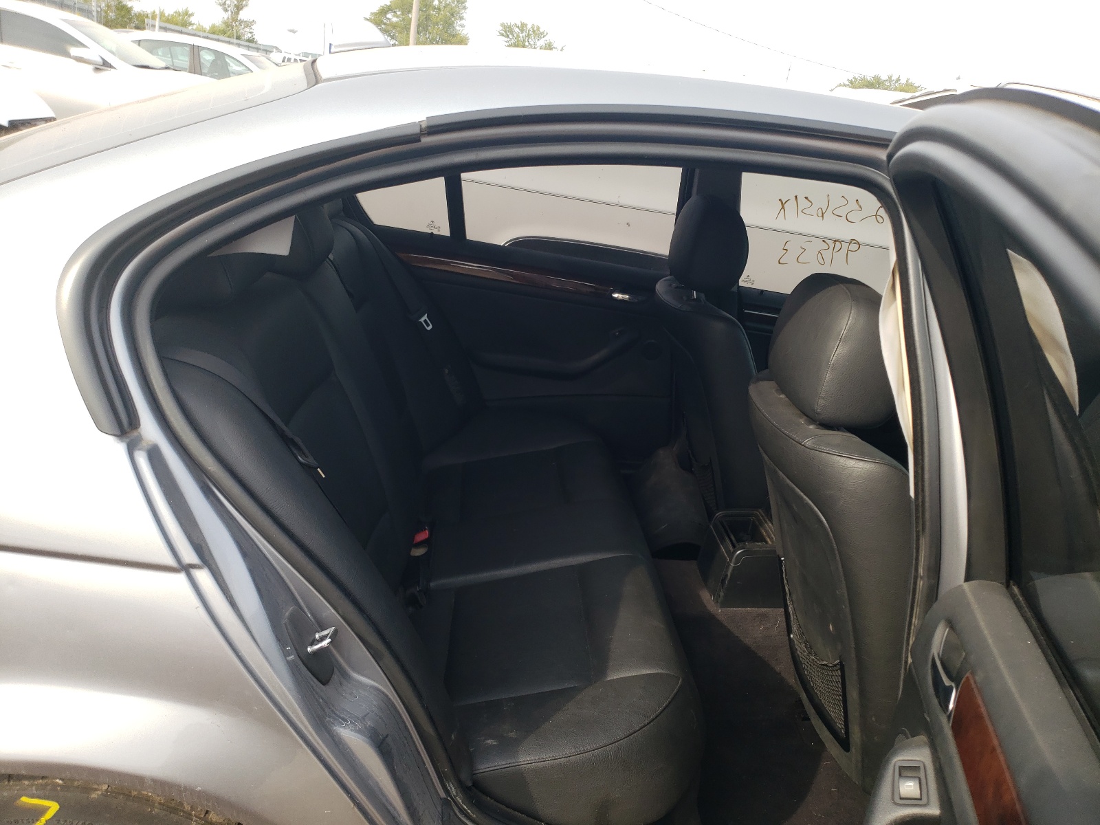 Photo 6 from auction – 2004 BMW 325 IS SUL with VIN WBAAZ33414KP90023