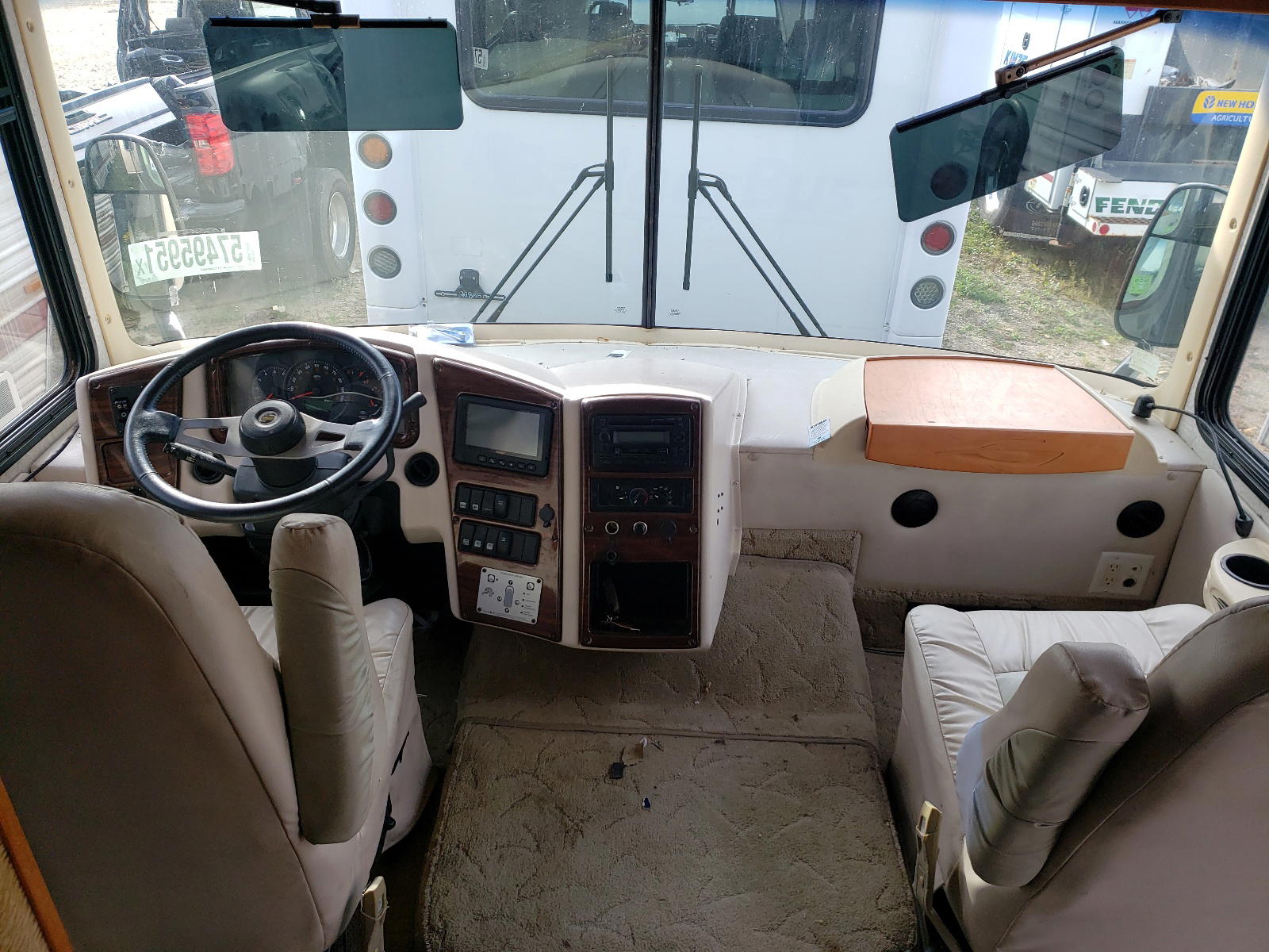 Photo 5 from auction – 2006 GULF STREAM RV with VIN 5B4MPA7G363414862