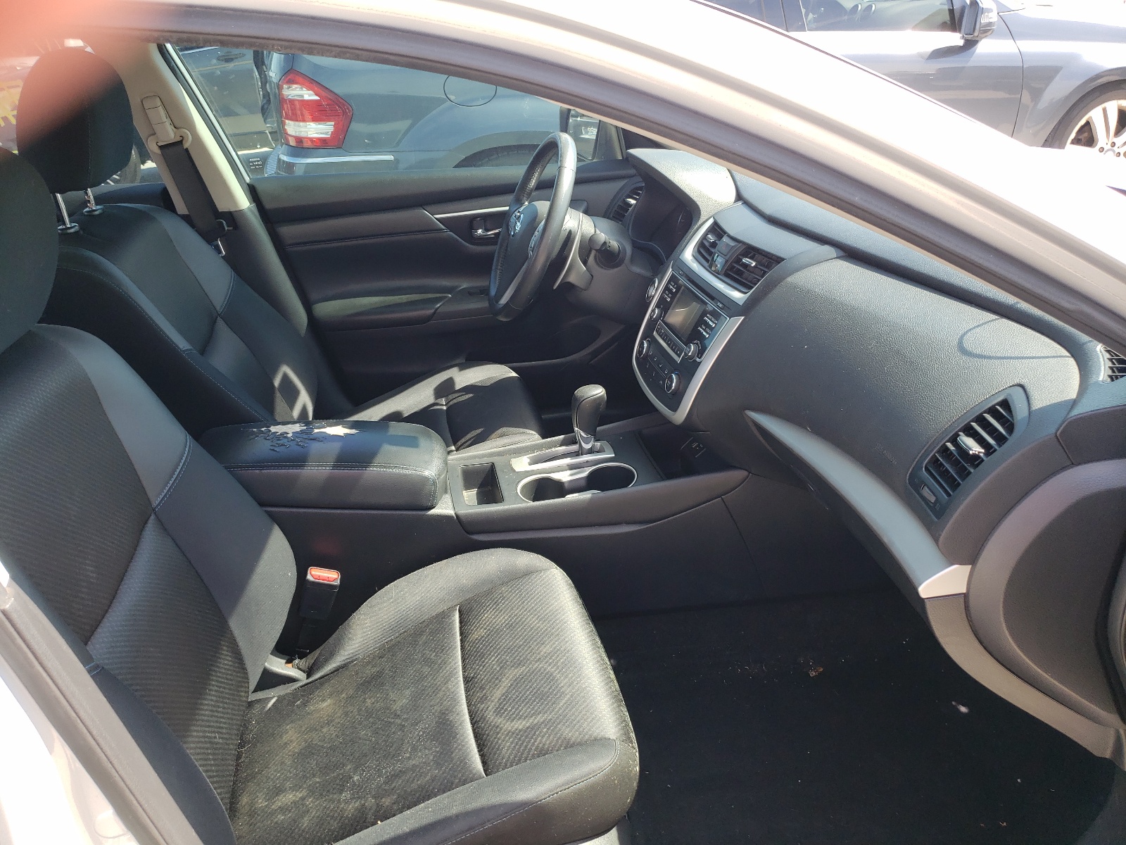 Photo 5 from auction – 2016 NISSAN ALTIMA 2.5 with VIN 1N4AL3AP8GC272612