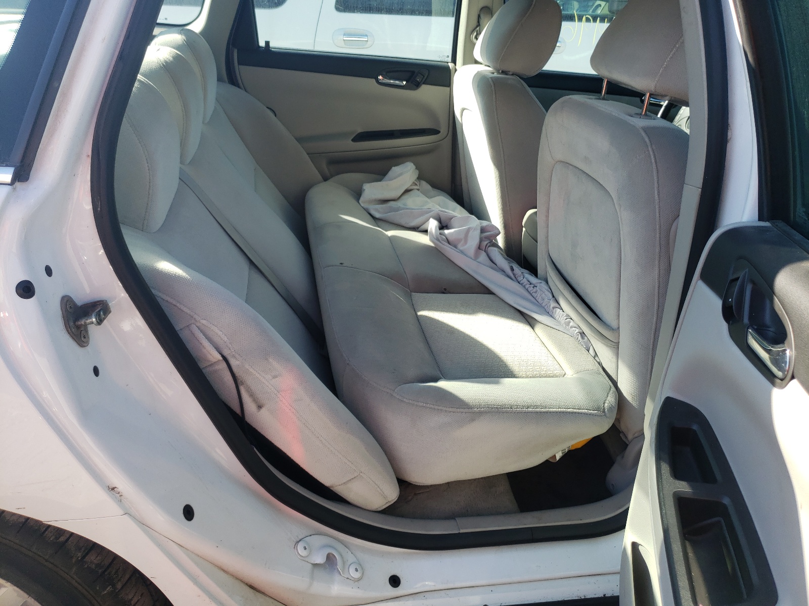 Photo 6 from auction – 2011 CHEVROLET IMPALA LT with VIN 2G1WG5EK2B1266939