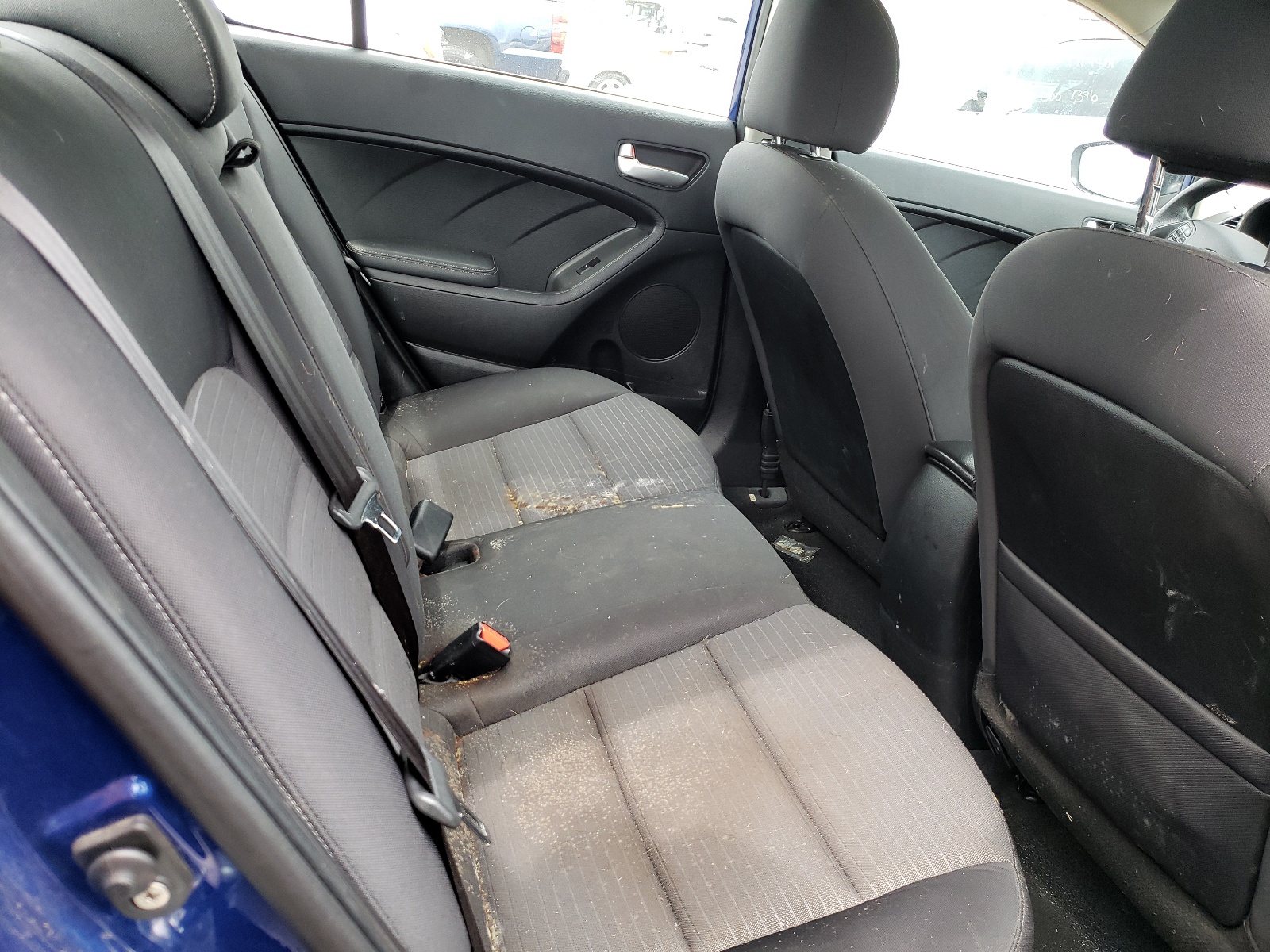 Zdjęcie 6 z aukcji – 2017 KIA FORTE LX z VIN 3KPFL4A76HE049114
