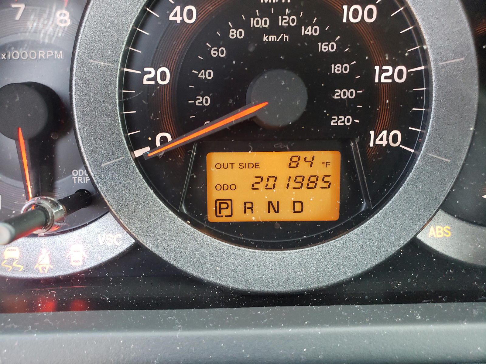 Photo 8 from auction – 2006 TOYOTA RAV4 with VIN JTMZD33V366012234