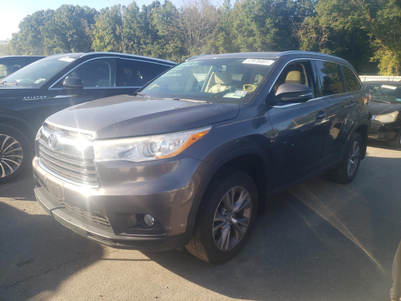 Photo 2 from auction – 2014 TOYOTA HIGHLANDER with VIN 5TDJKRFH8ES060581