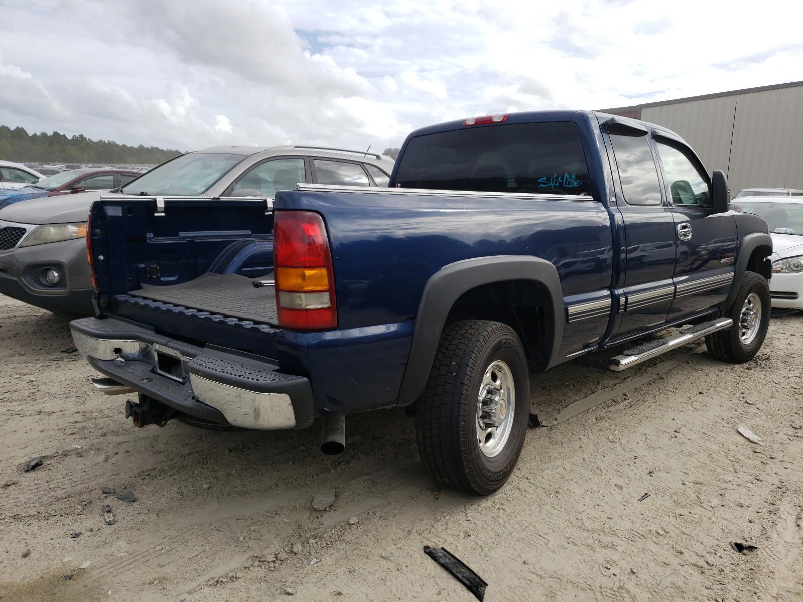 Photo 4 from auction – 2001 CHEVROLET SILVERADO with VIN 1GCHC29U61E235549