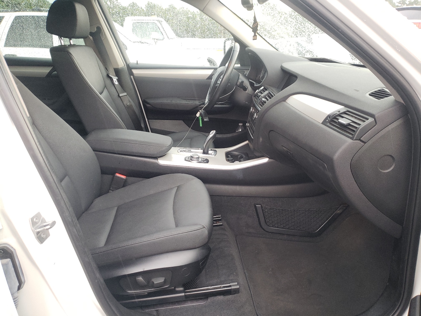Photo 5 from auction – 2014 BMW X3 XDRIVE2 with VIN 5UXWX9C56E0D41543