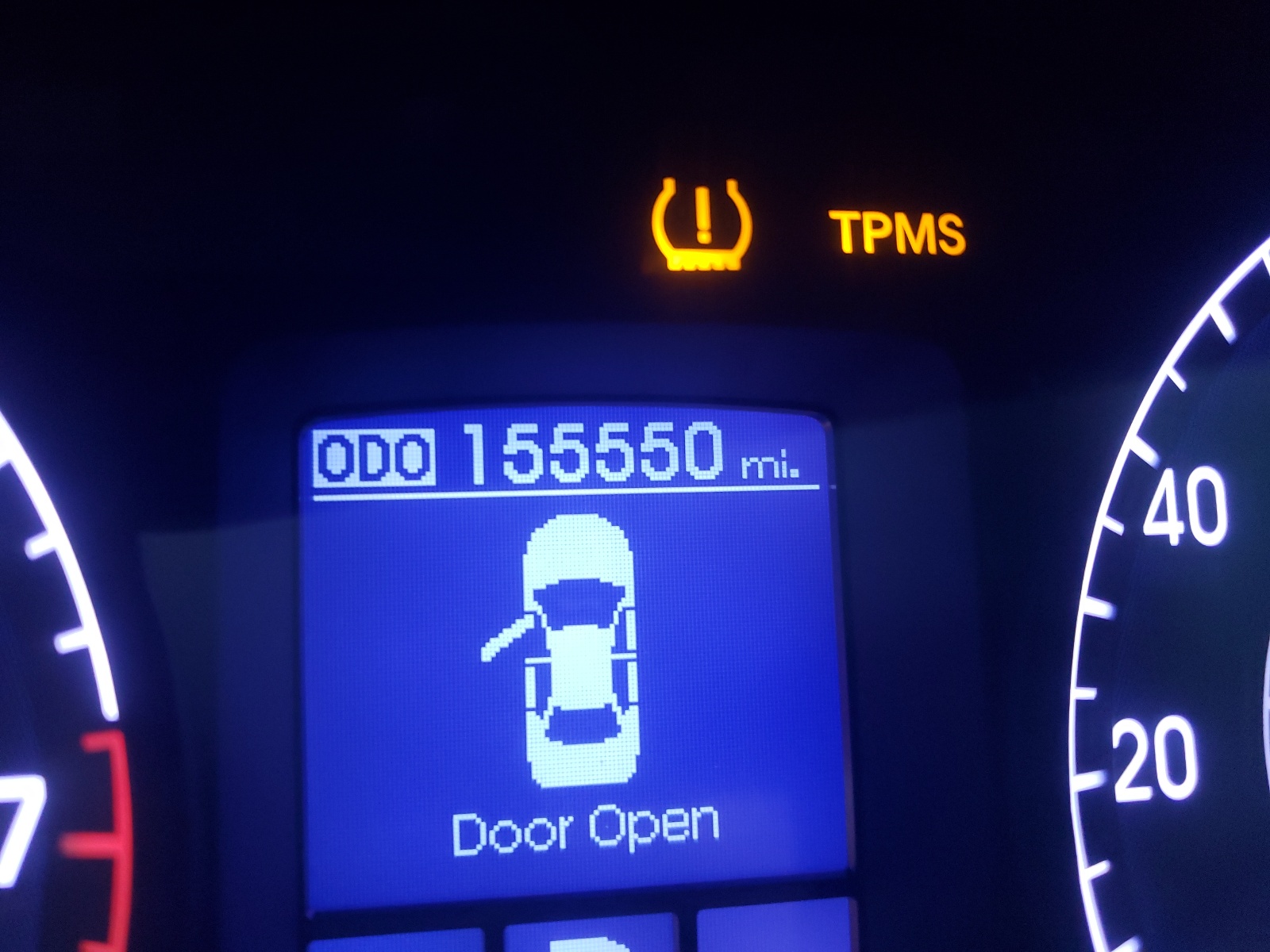Photo 8 from auction – 2013 HYUNDAI GENESIS 3. with VIN KMHGC4DD4DU226708